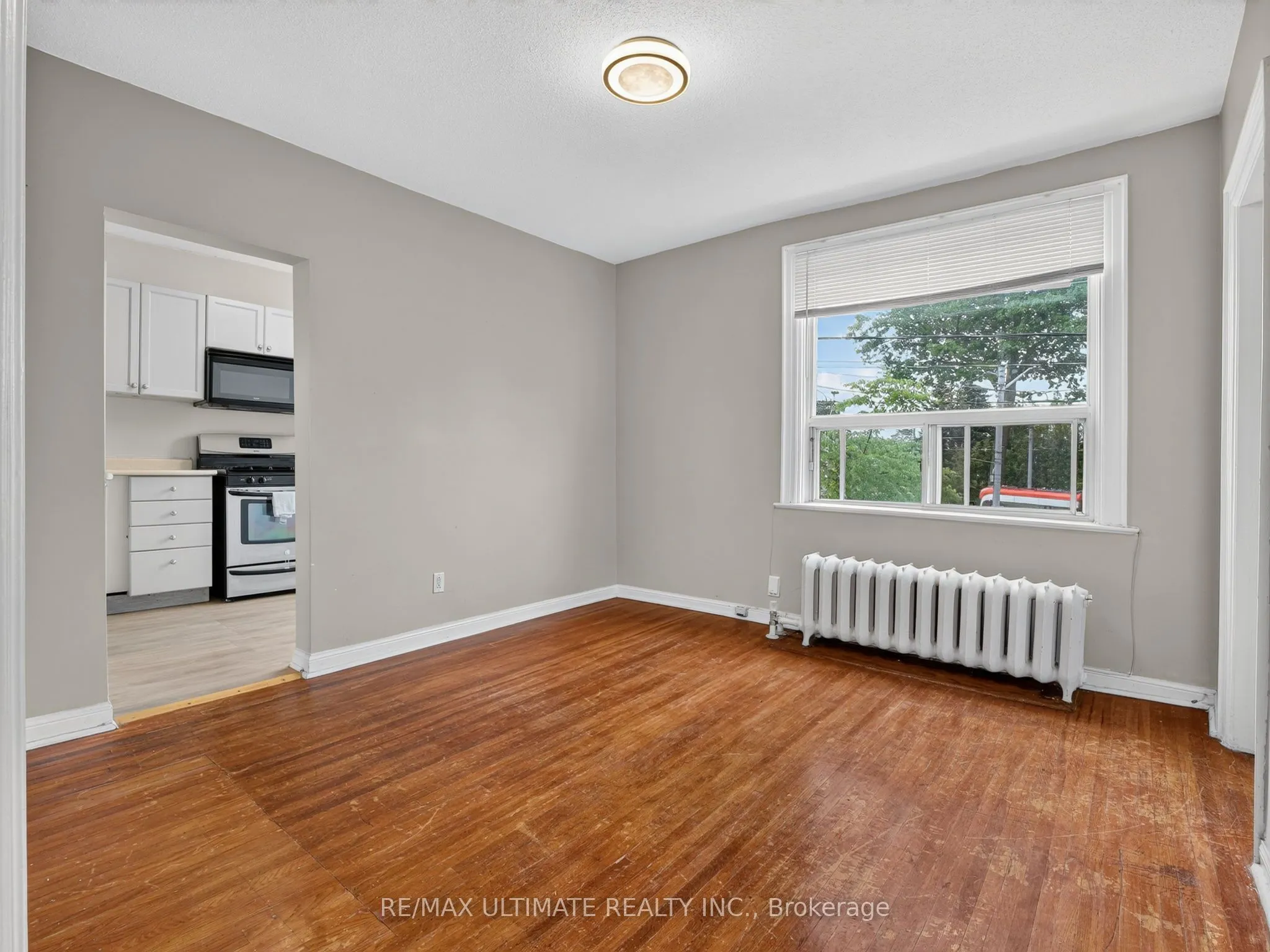 2360 Queen Street E #5