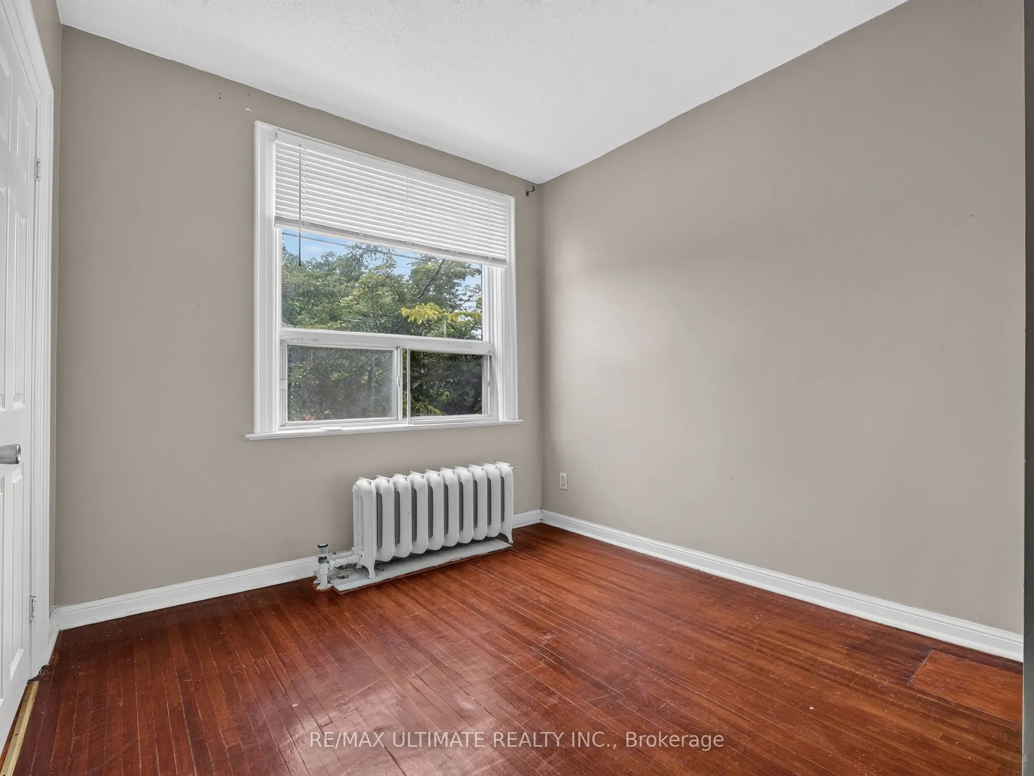 2360 Queen Street E #5