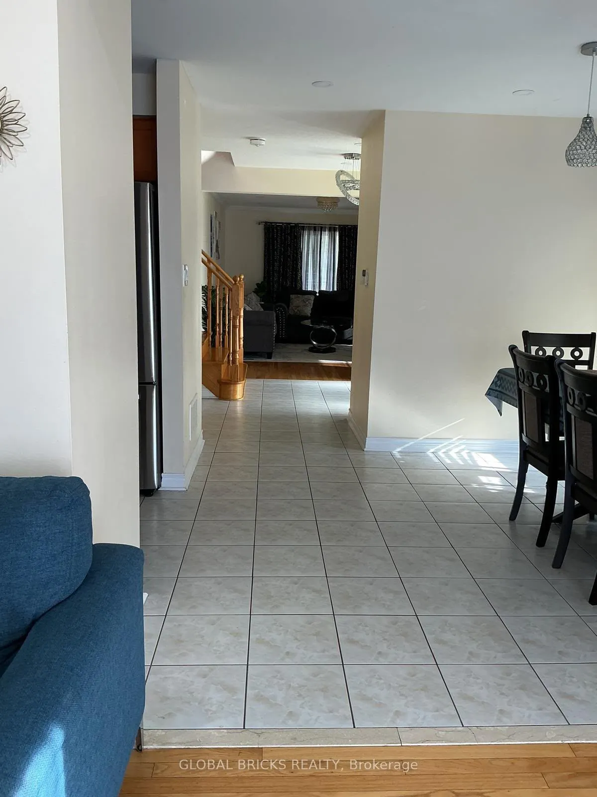 1 Rampart Crescent