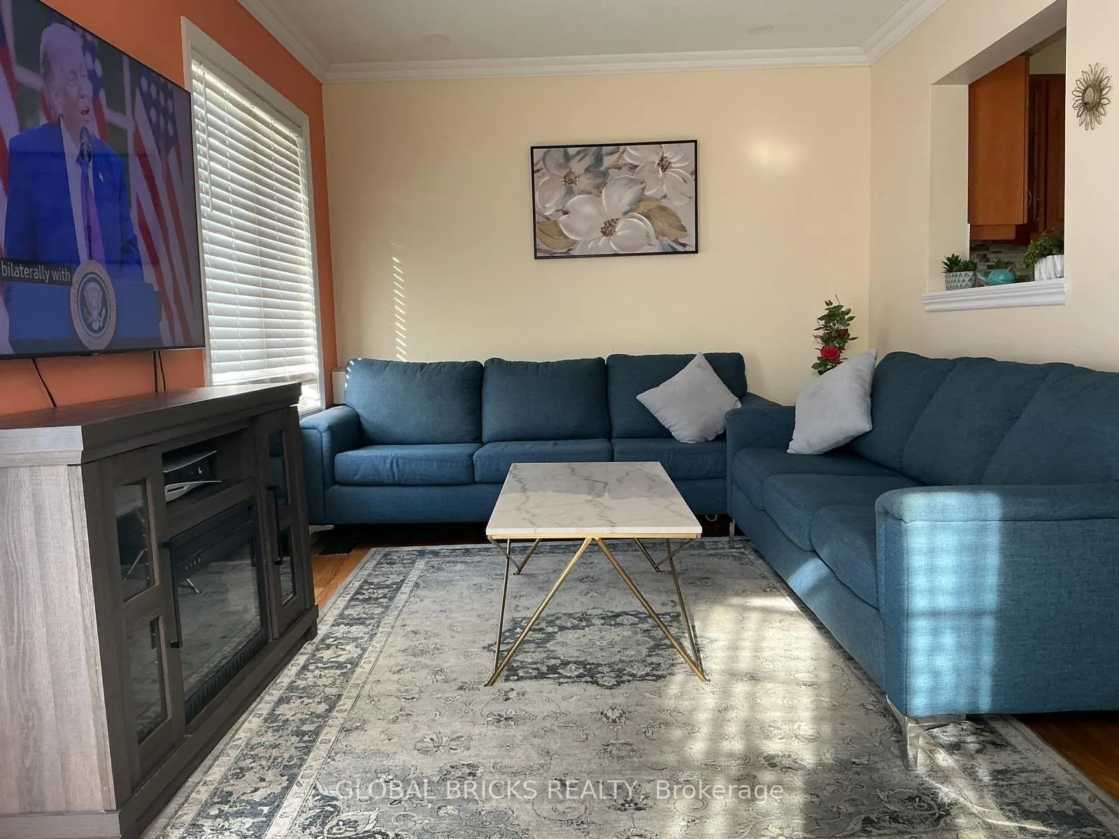 1 Rampart Crescent