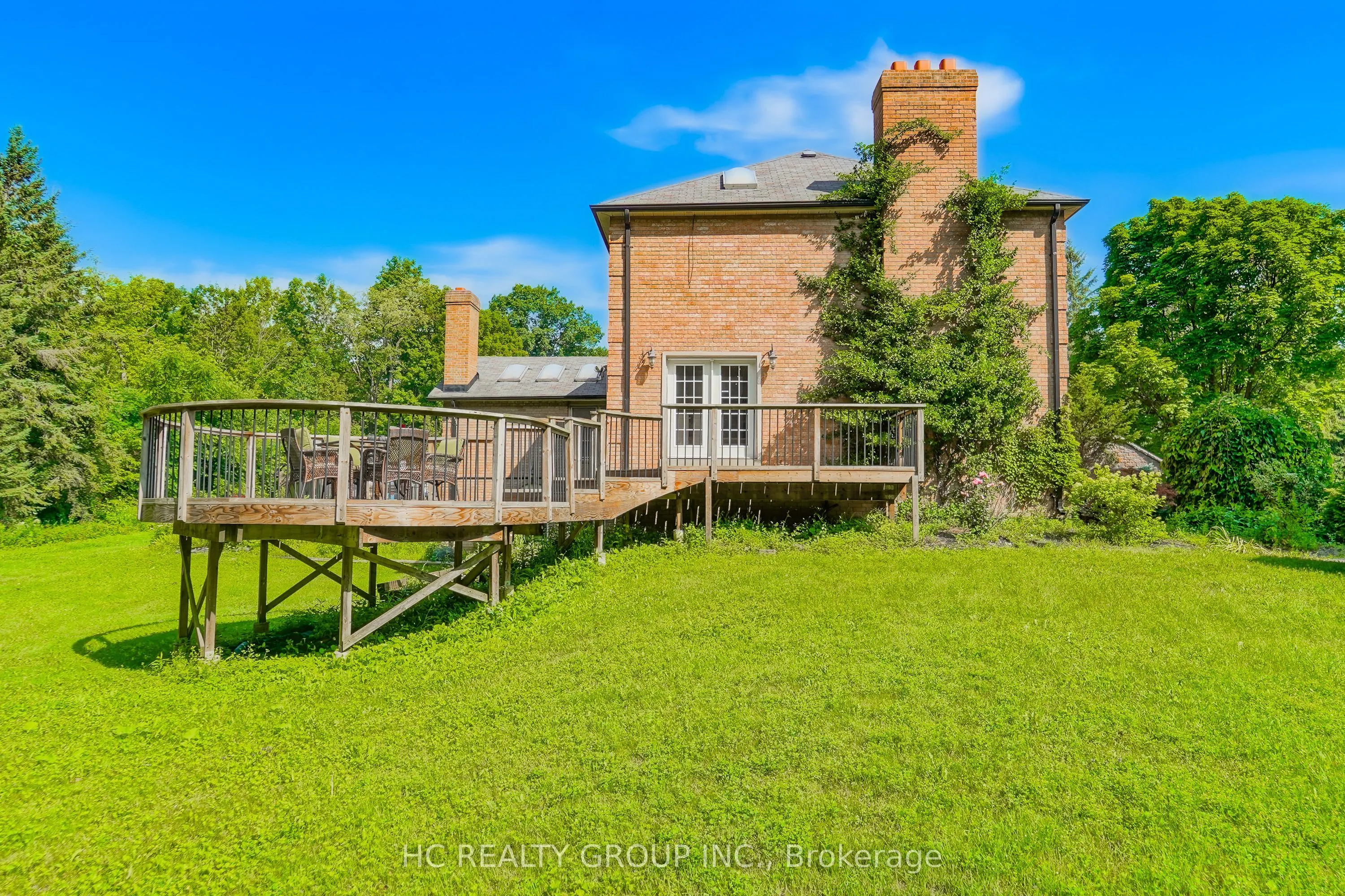 12 Bunting Court
