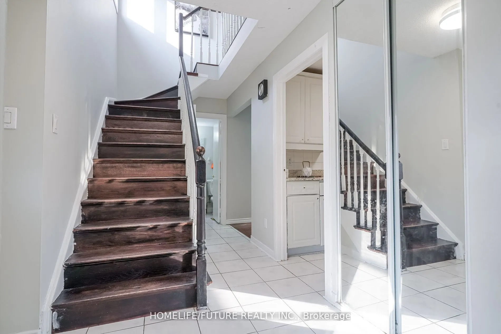 47 Carisbrooke Square #Main & 2nd Flr
