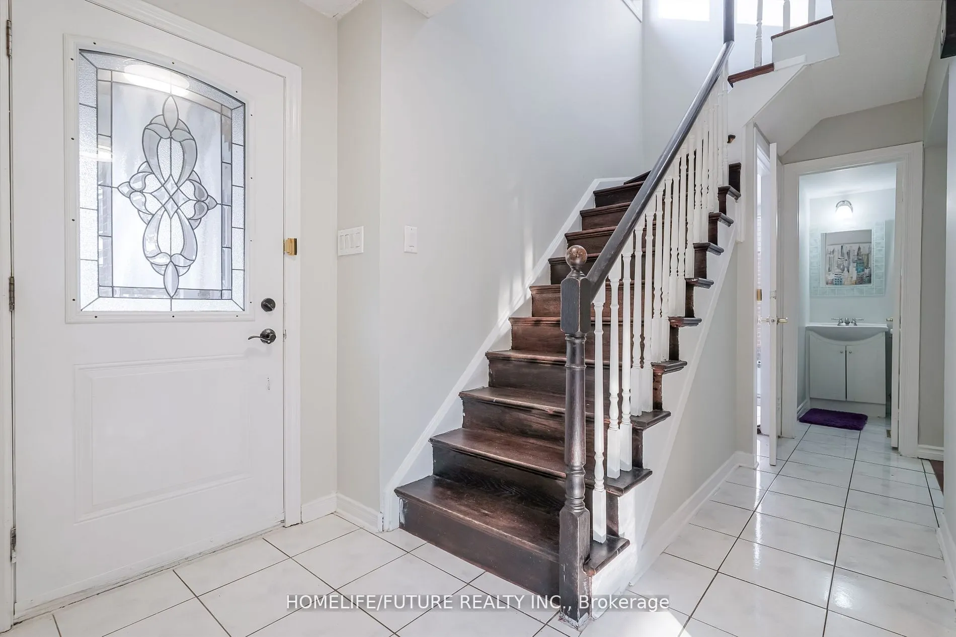 47 Carisbrooke Square #Main & 2nd Flr