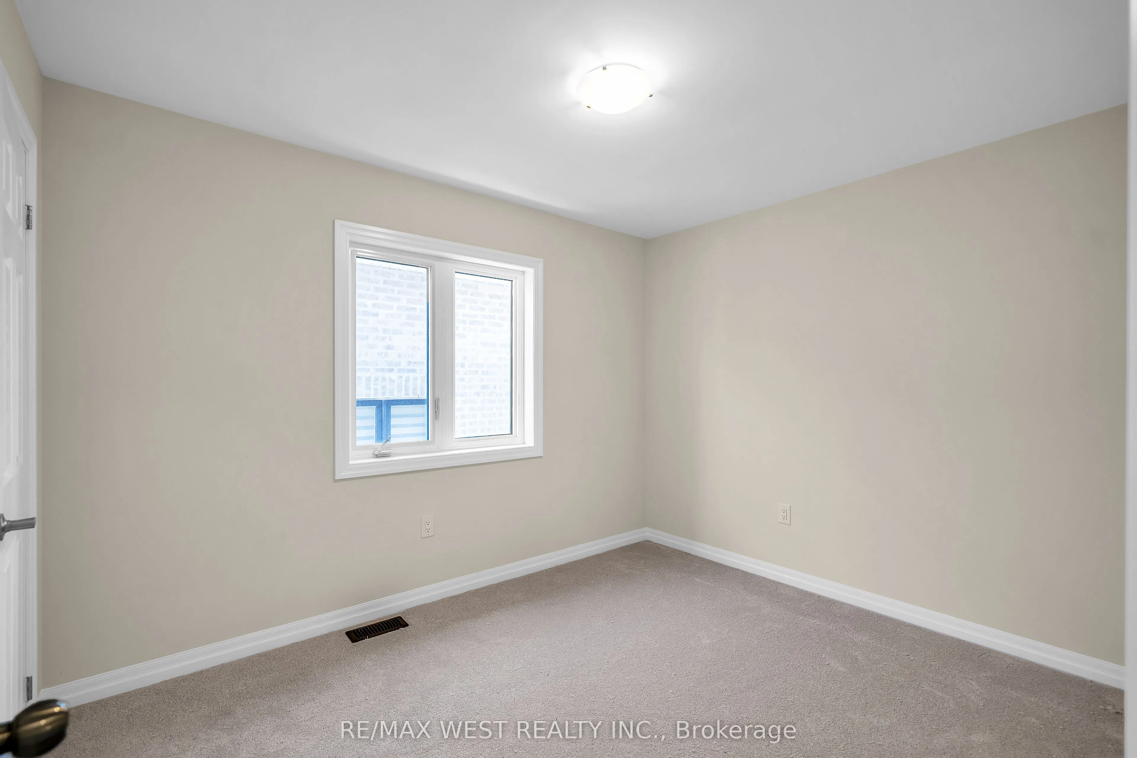 43 Ed Ewert Avenue