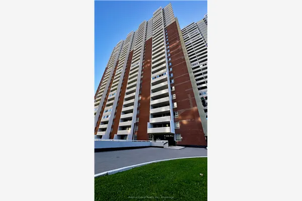 1 Massey Square #307