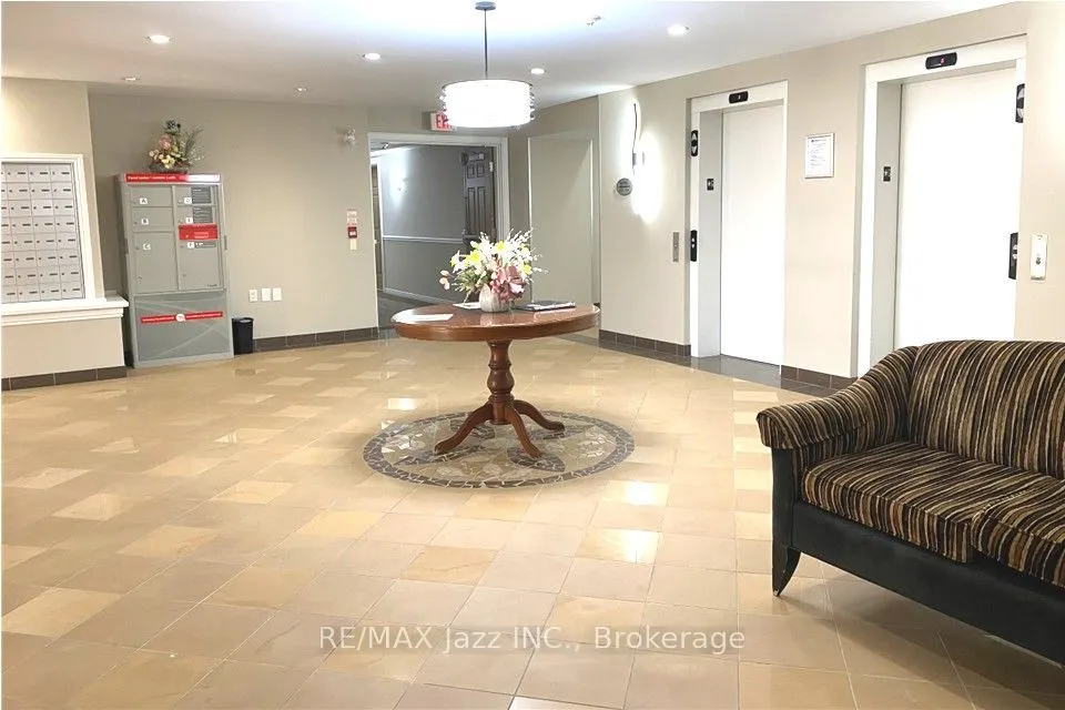 61 Clarington Boulevard #102