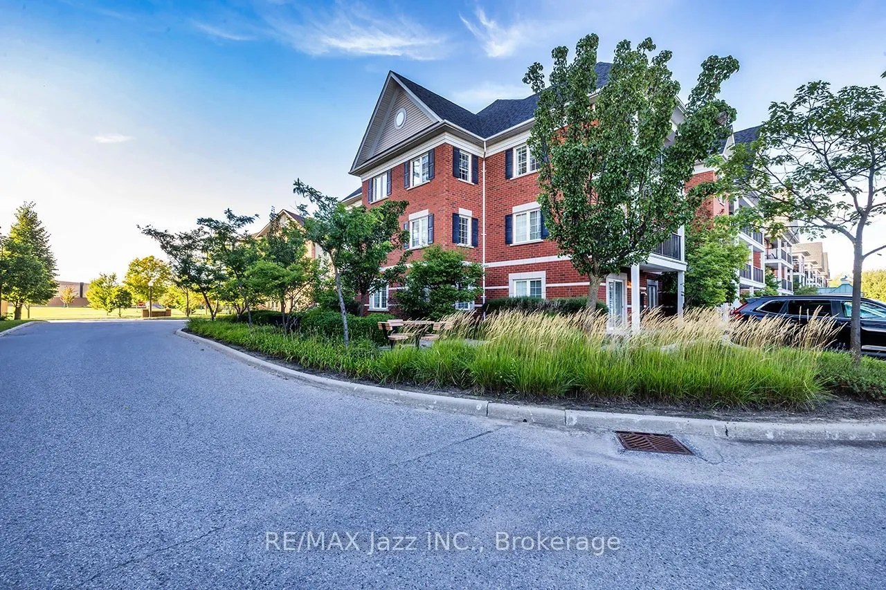 61 Clarington Boulevard #102