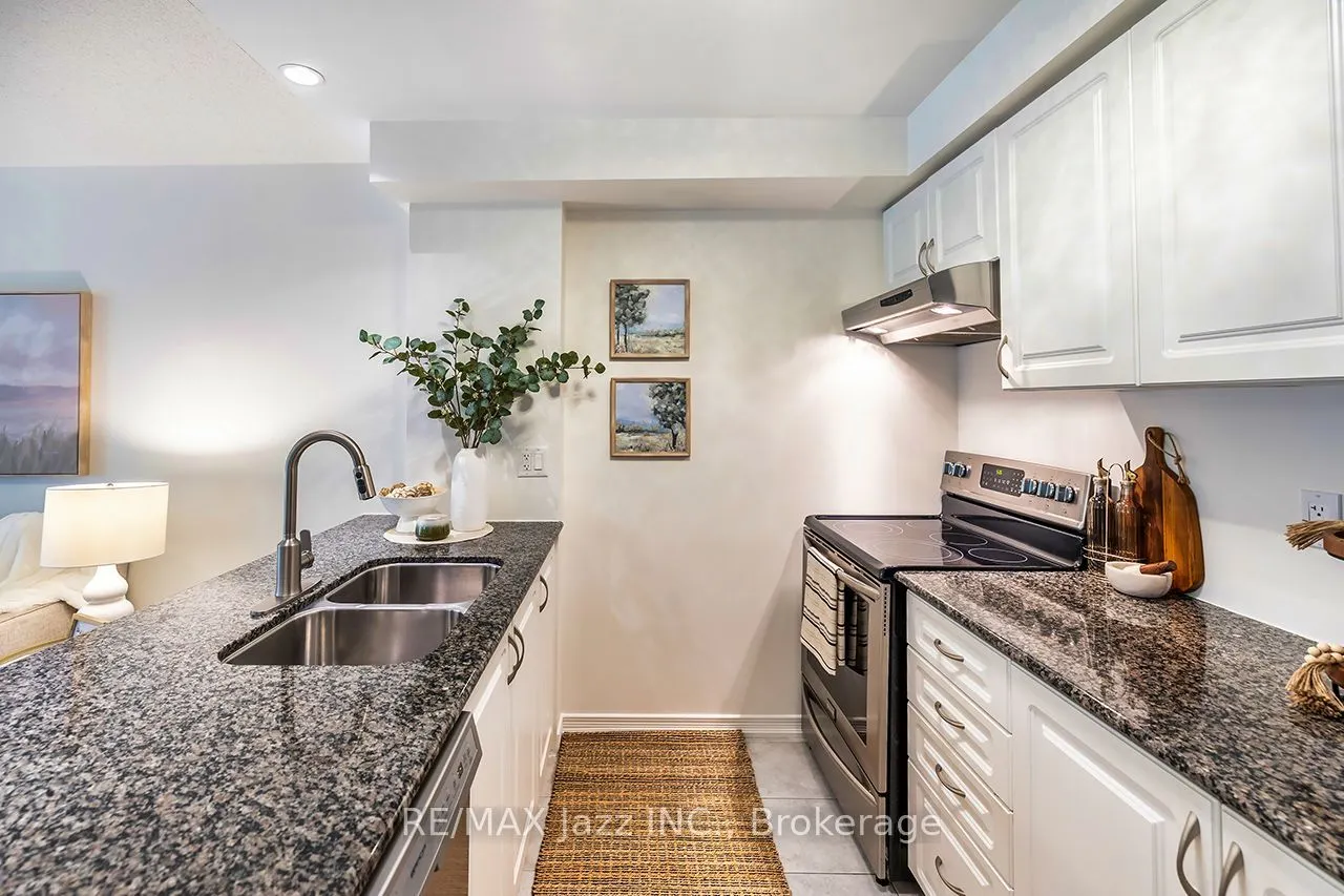61 Clarington Boulevard #102
