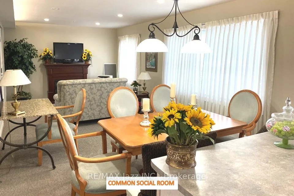 61 Clarington Boulevard #102