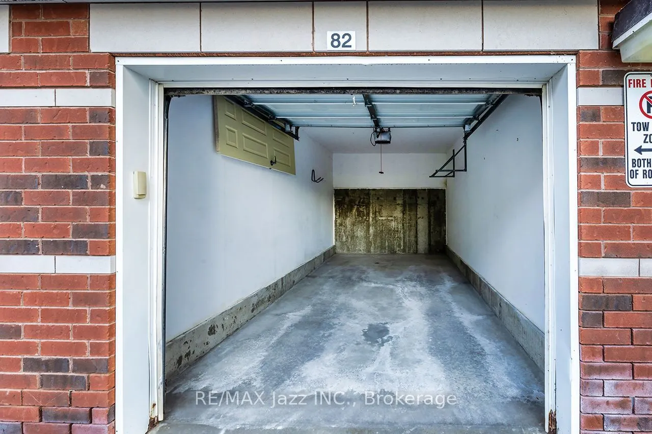 61 Clarington Boulevard #102