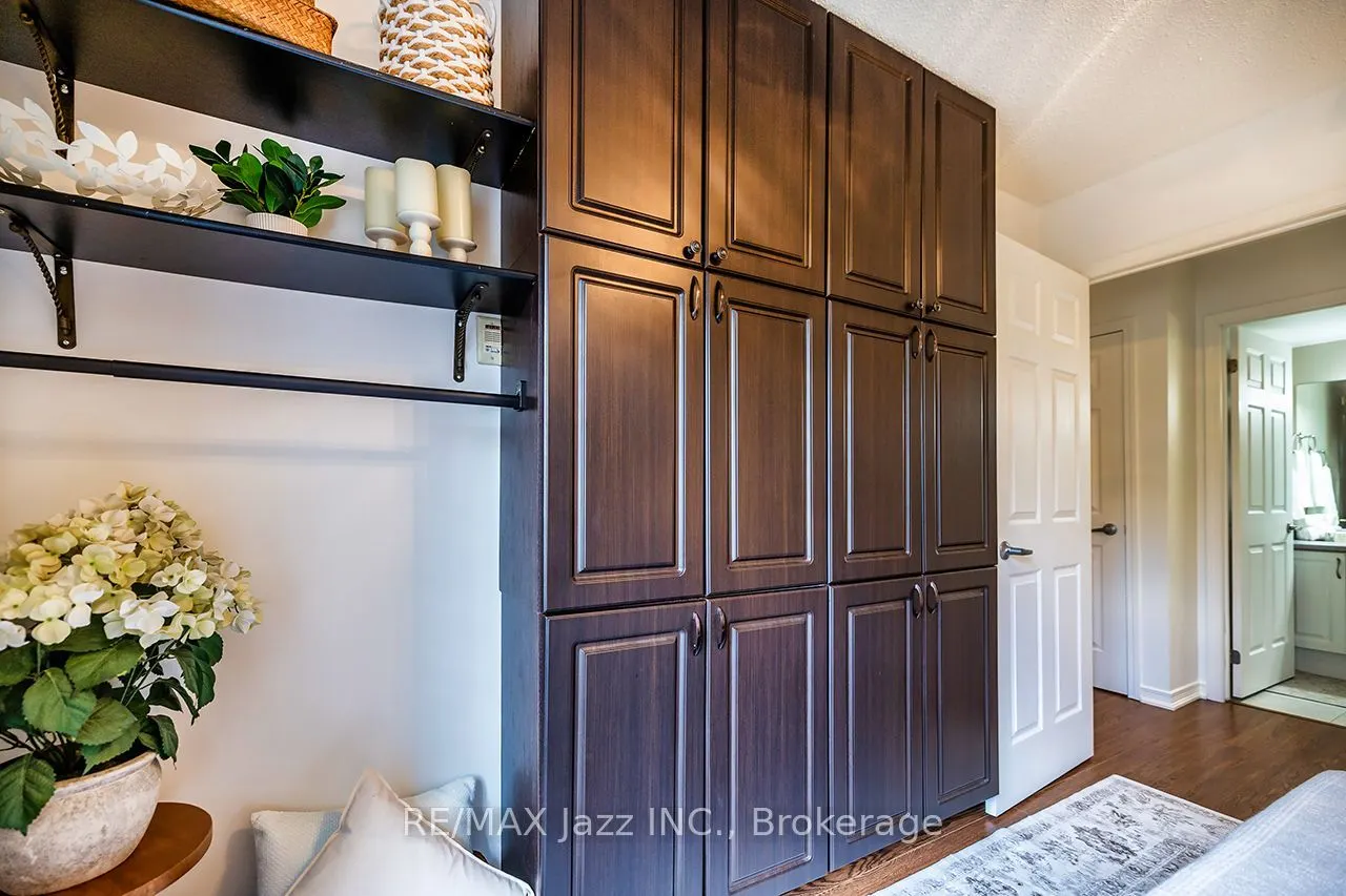 61 Clarington Boulevard #102