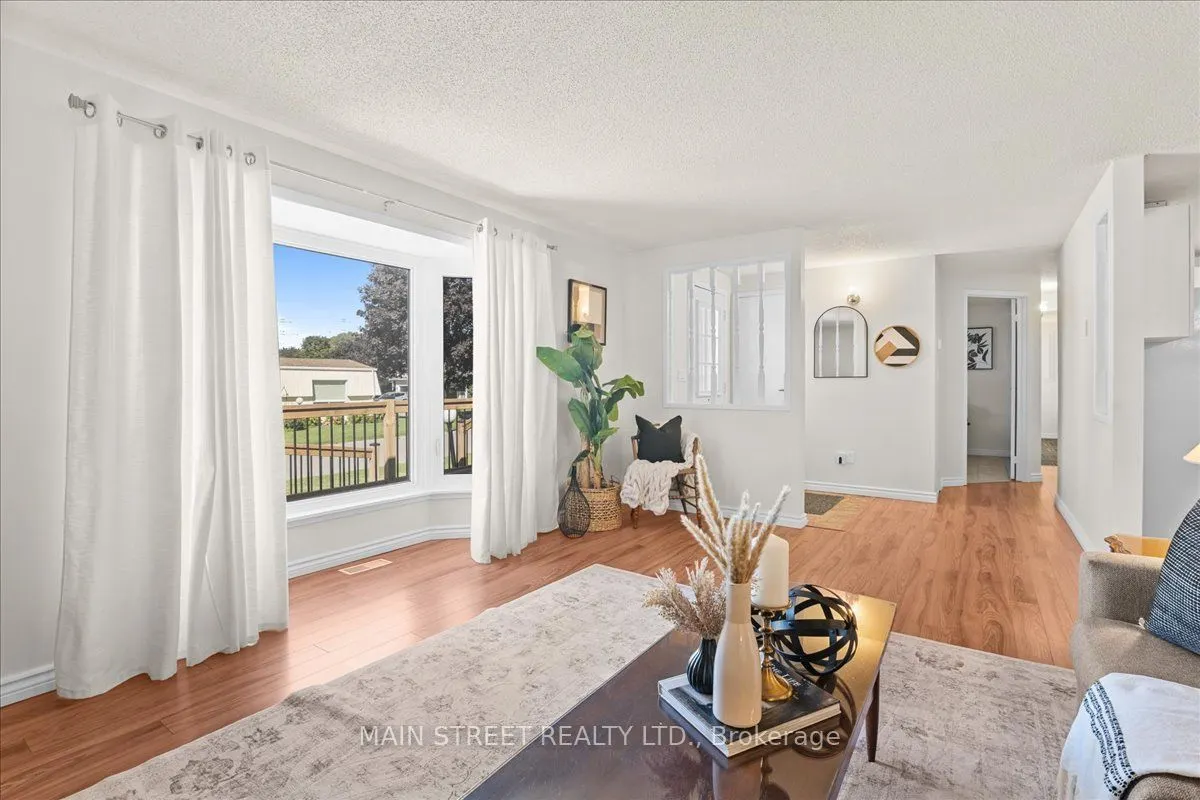2 Pineridge Crescent