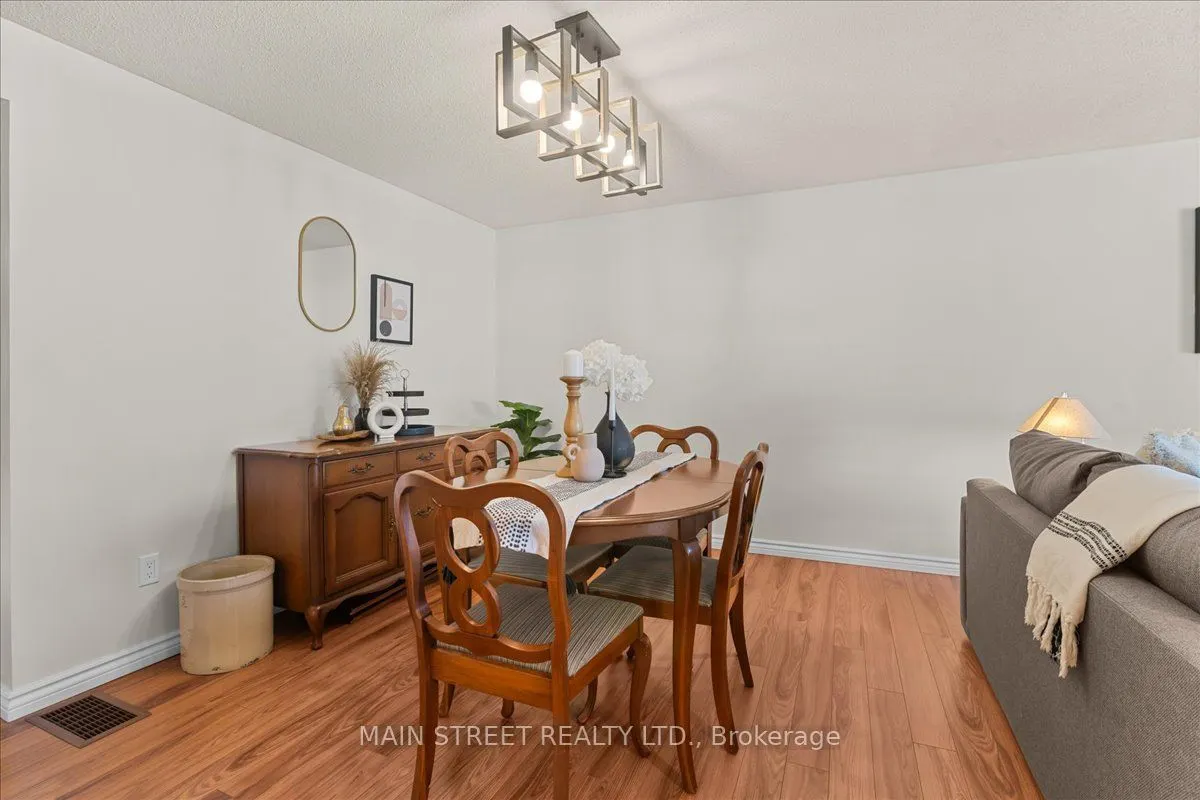 2 Pineridge Crescent