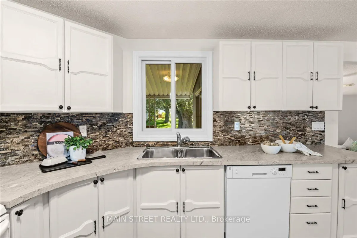 2 Pineridge Crescent