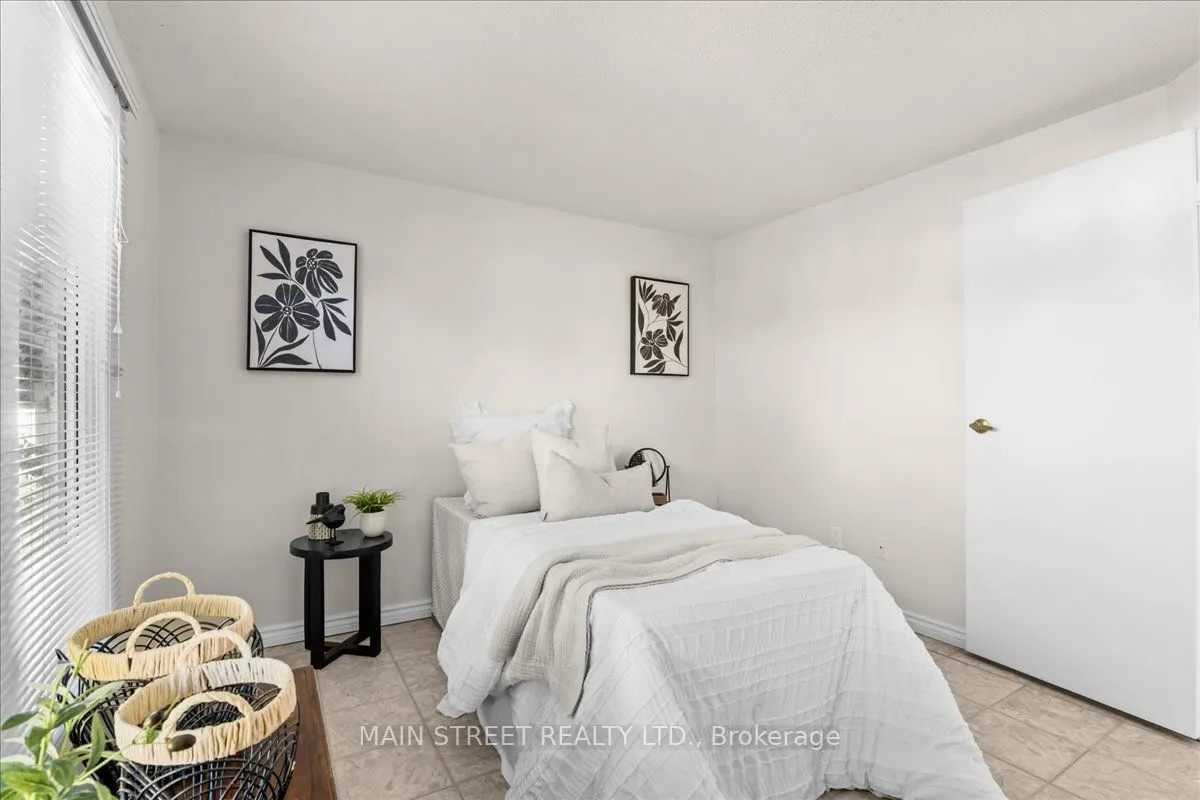2 Pineridge Crescent