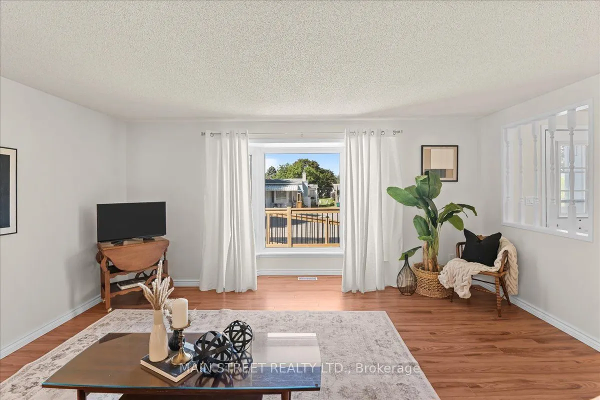 2 Pineridge Crescent
