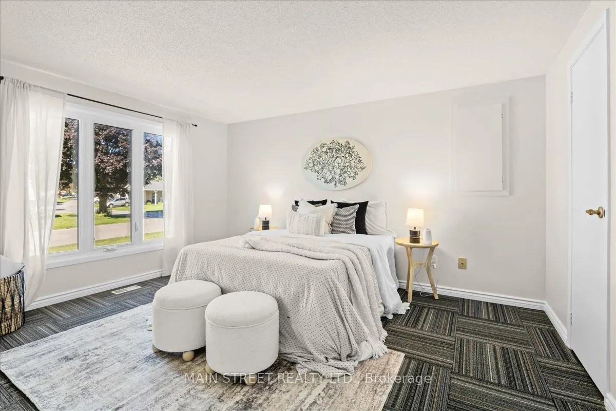 2 Pineridge Crescent