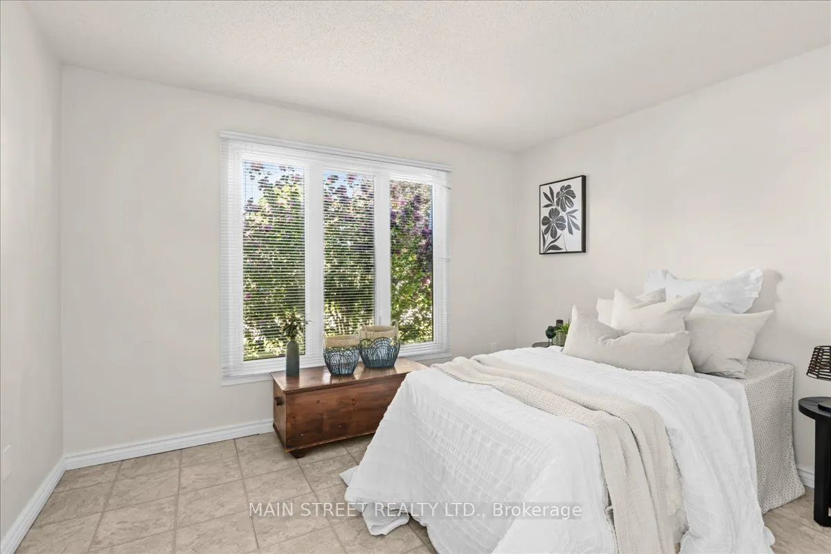 2 Pineridge Crescent