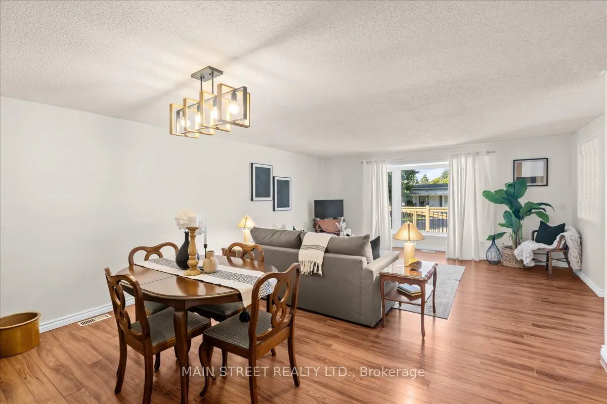 2 Pineridge Crescent
