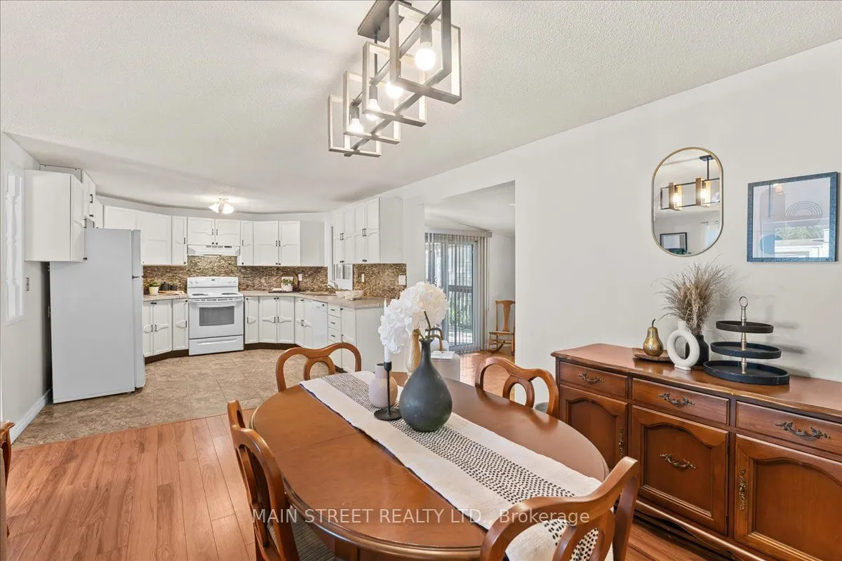 2 Pineridge Crescent