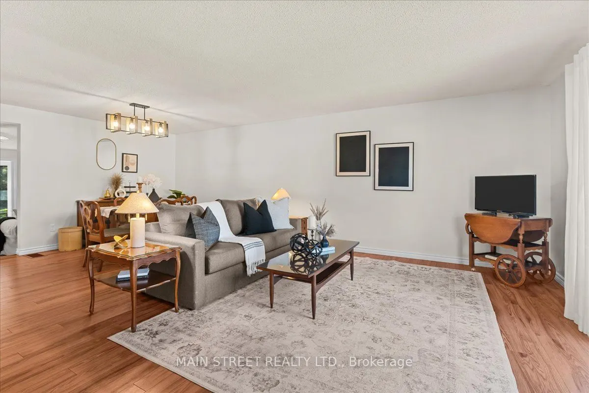 2 Pineridge Crescent