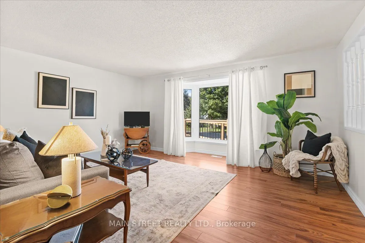 2 Pineridge Crescent