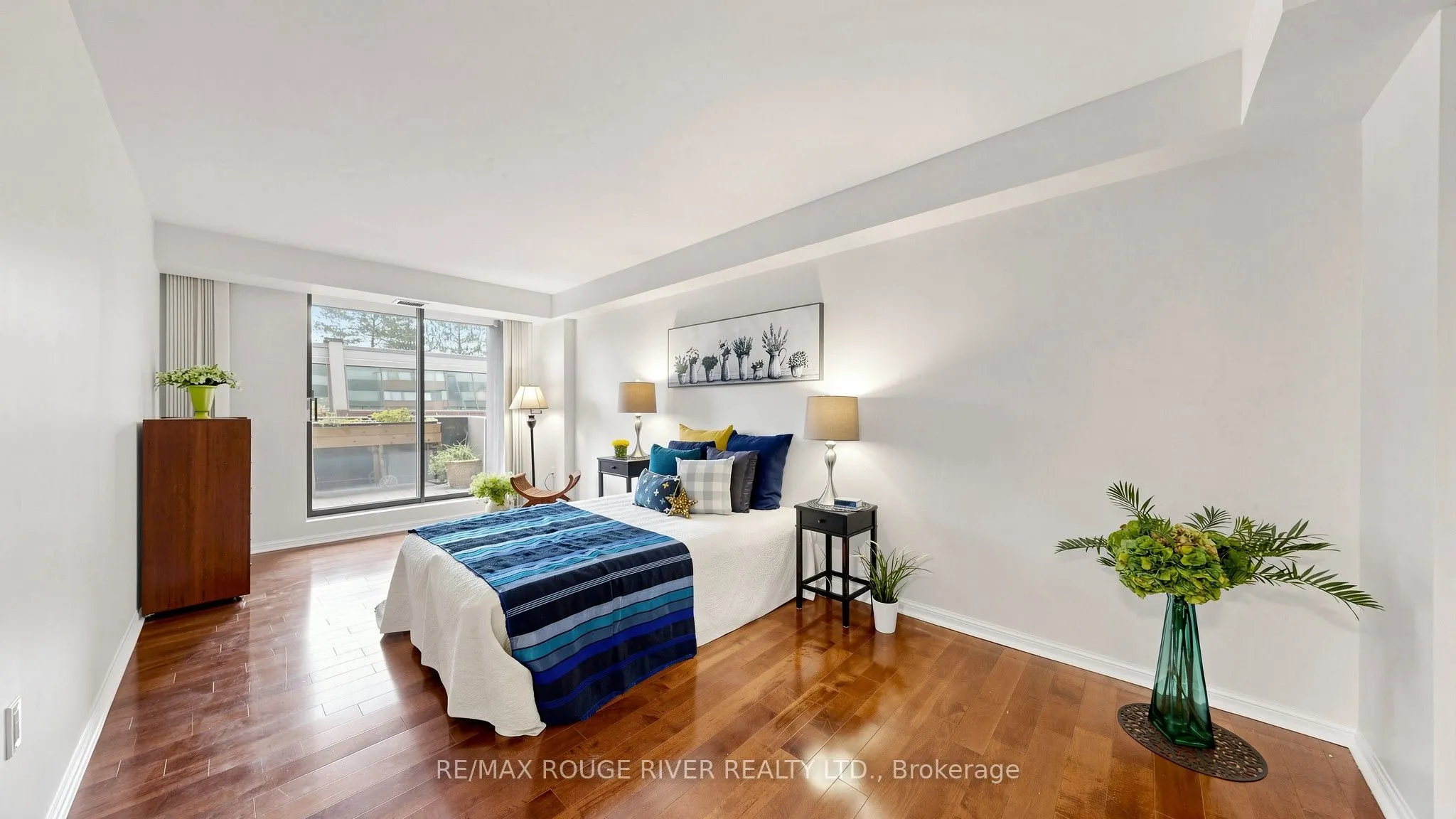 757 Victoria Park Avenue #206