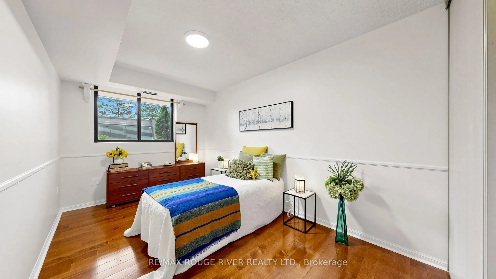 757 Victoria Park Avenue #206