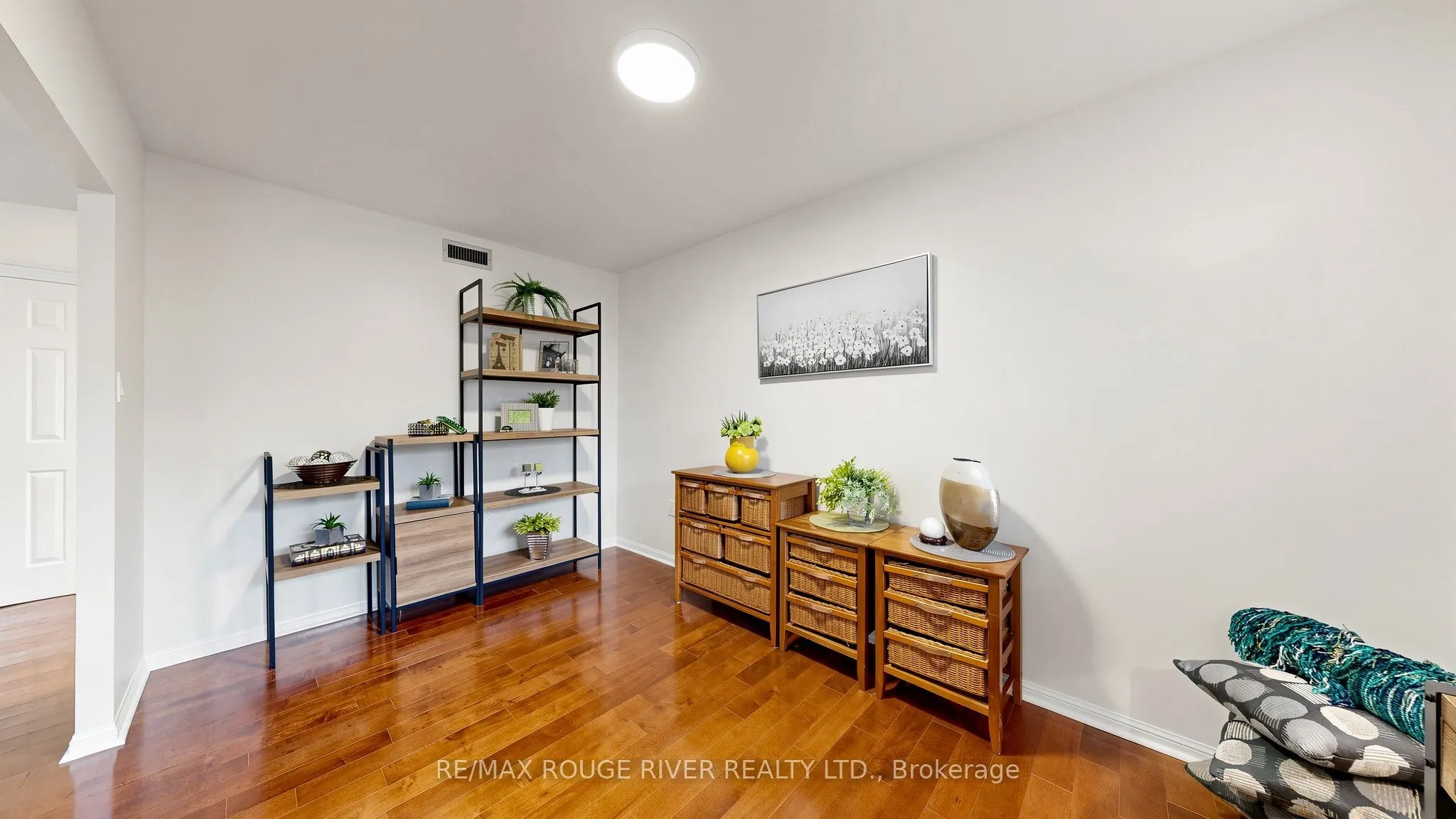 757 Victoria Park Avenue #206