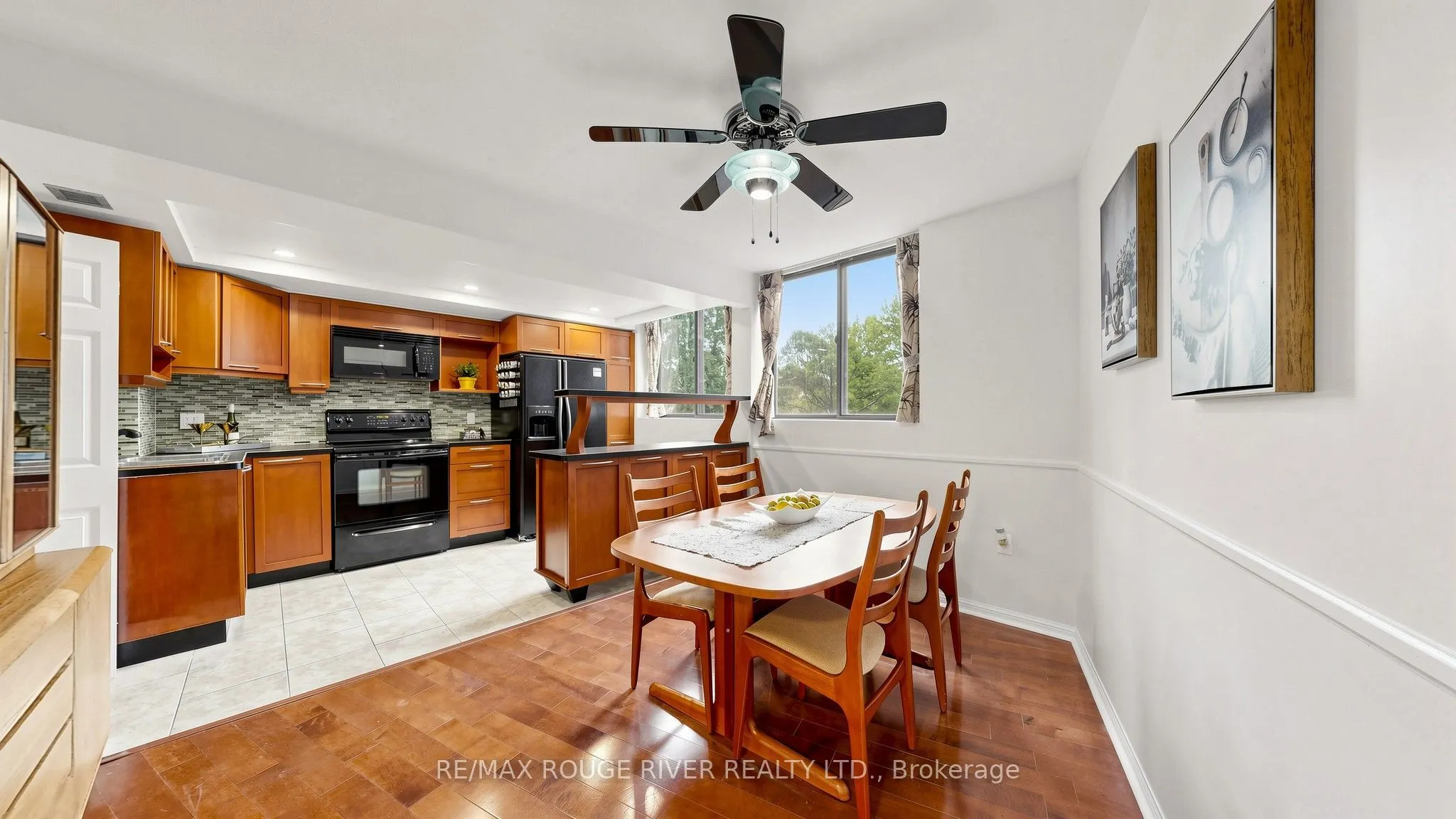 757 Victoria Park Avenue #206