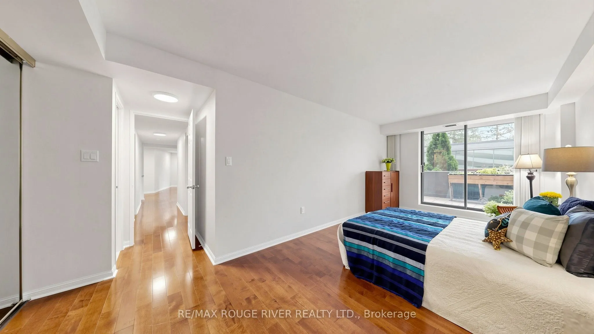 757 Victoria Park Avenue #206