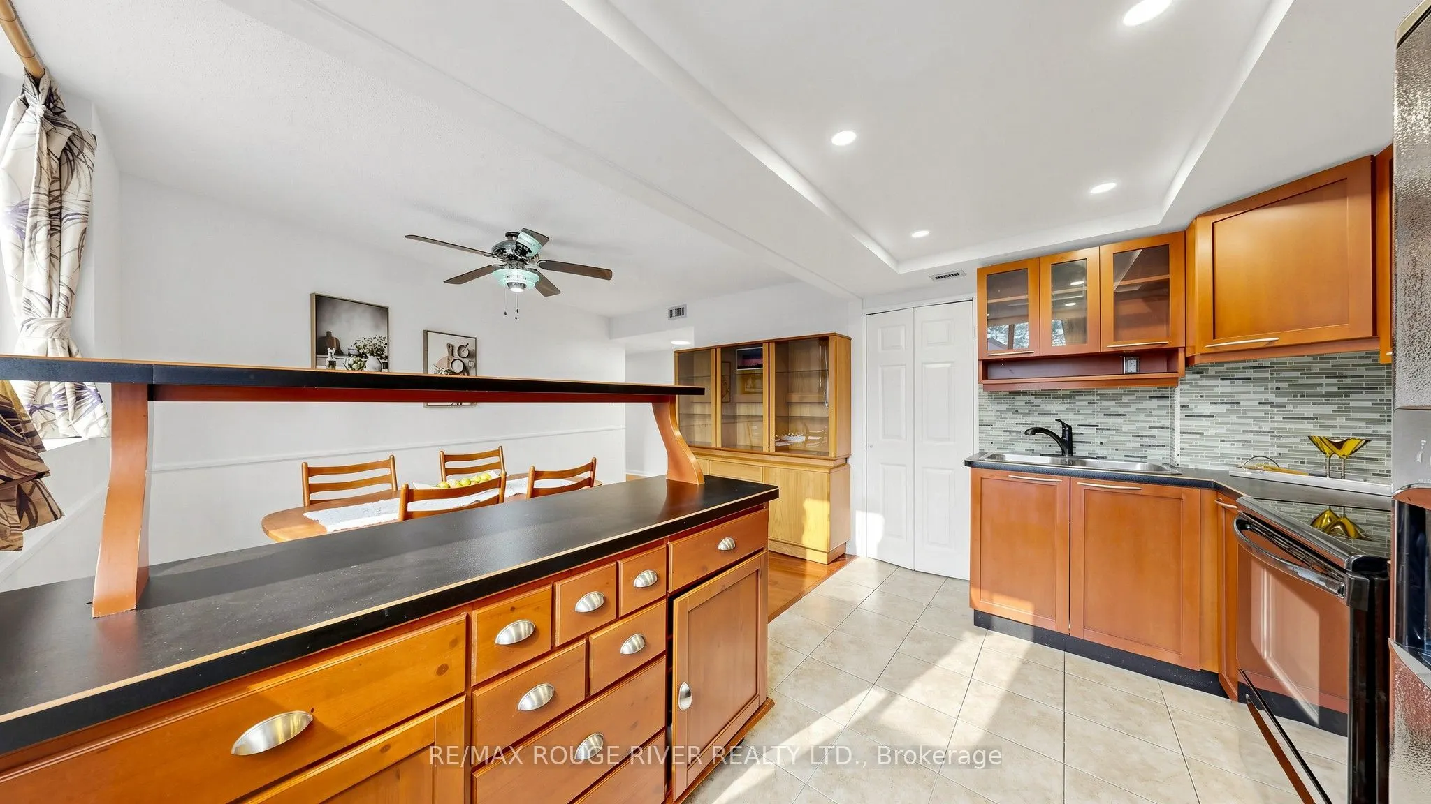 757 Victoria Park Avenue #206