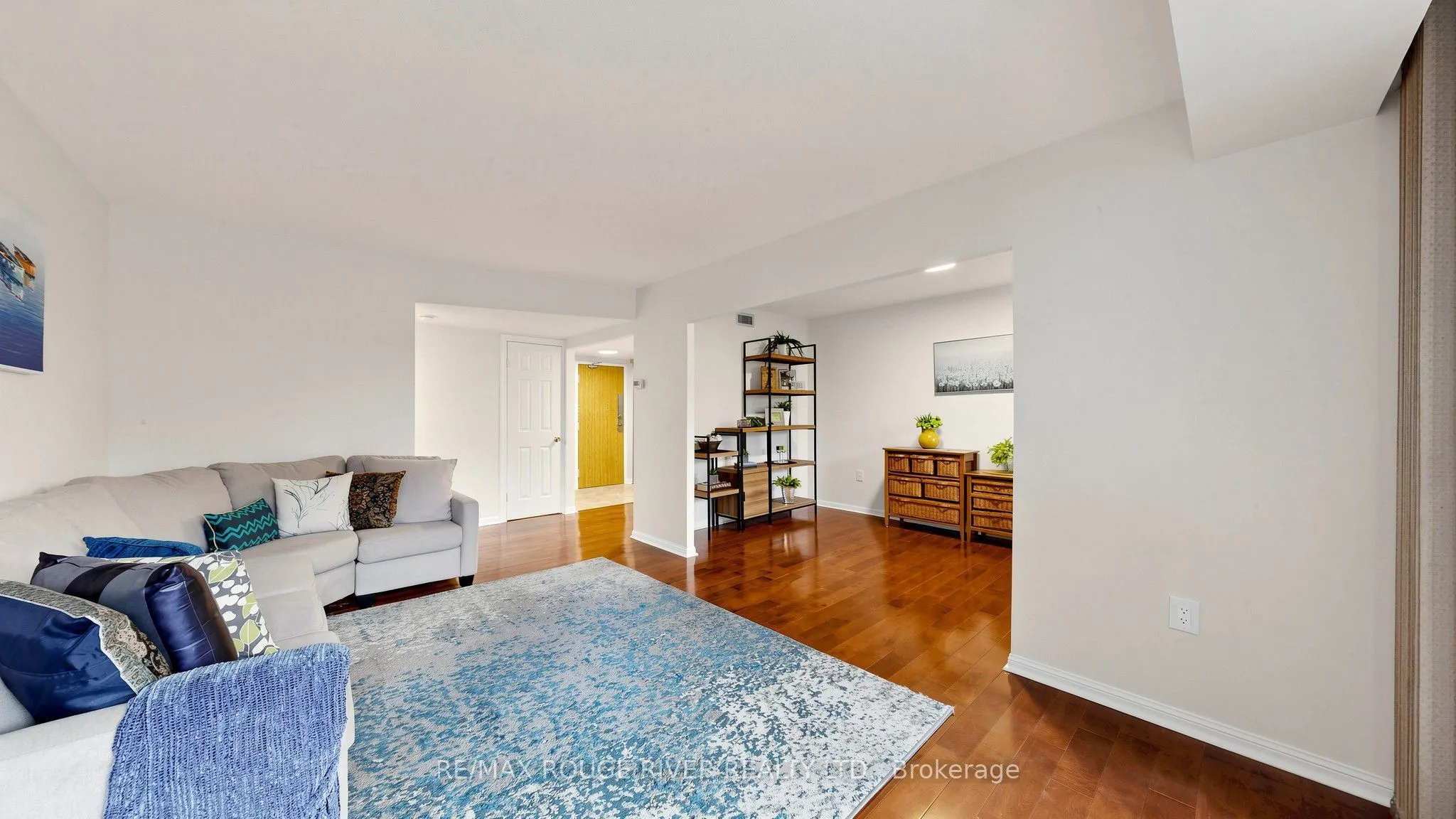 757 Victoria Park Avenue #206