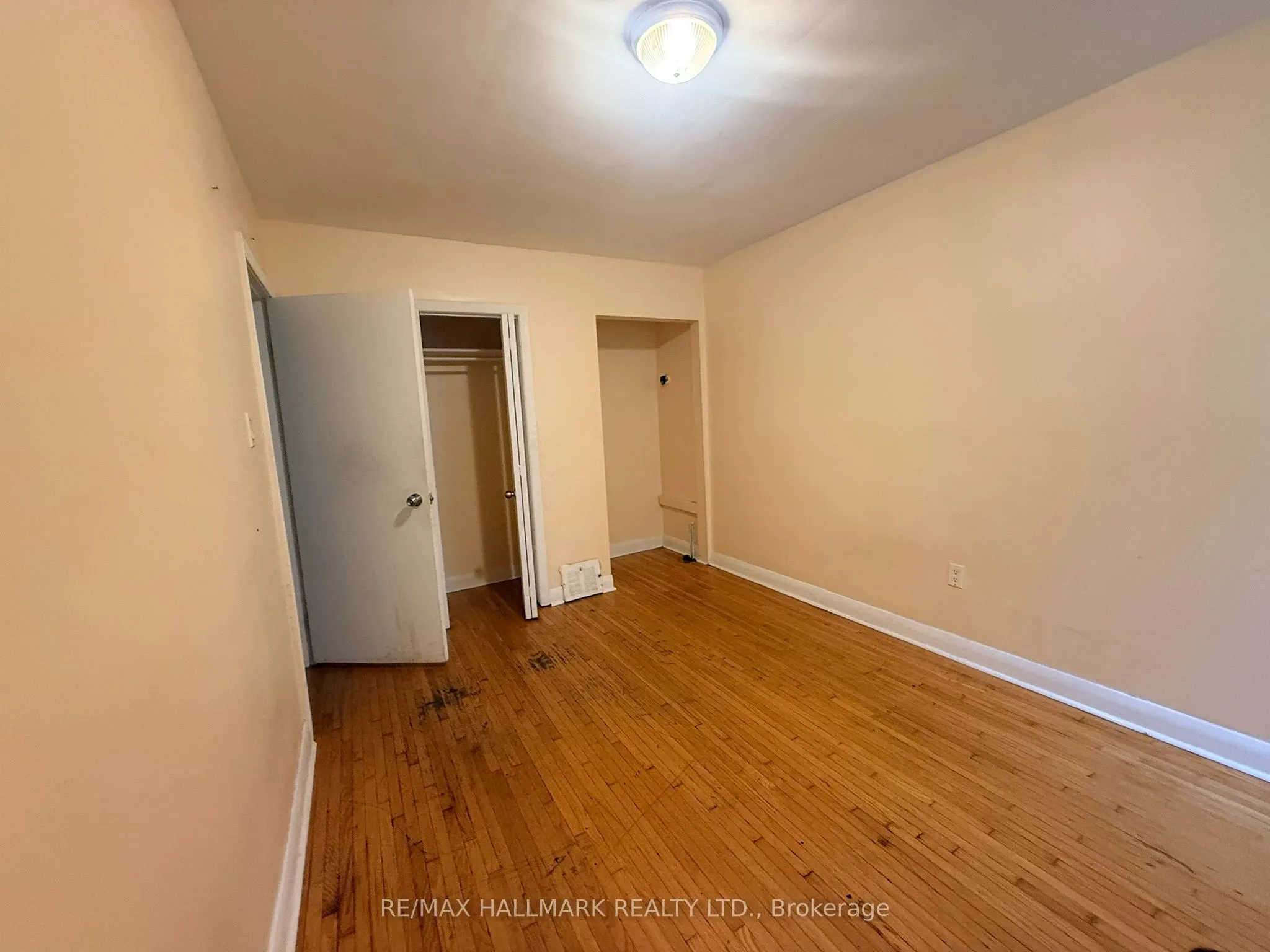 14 Lombardy Crescent