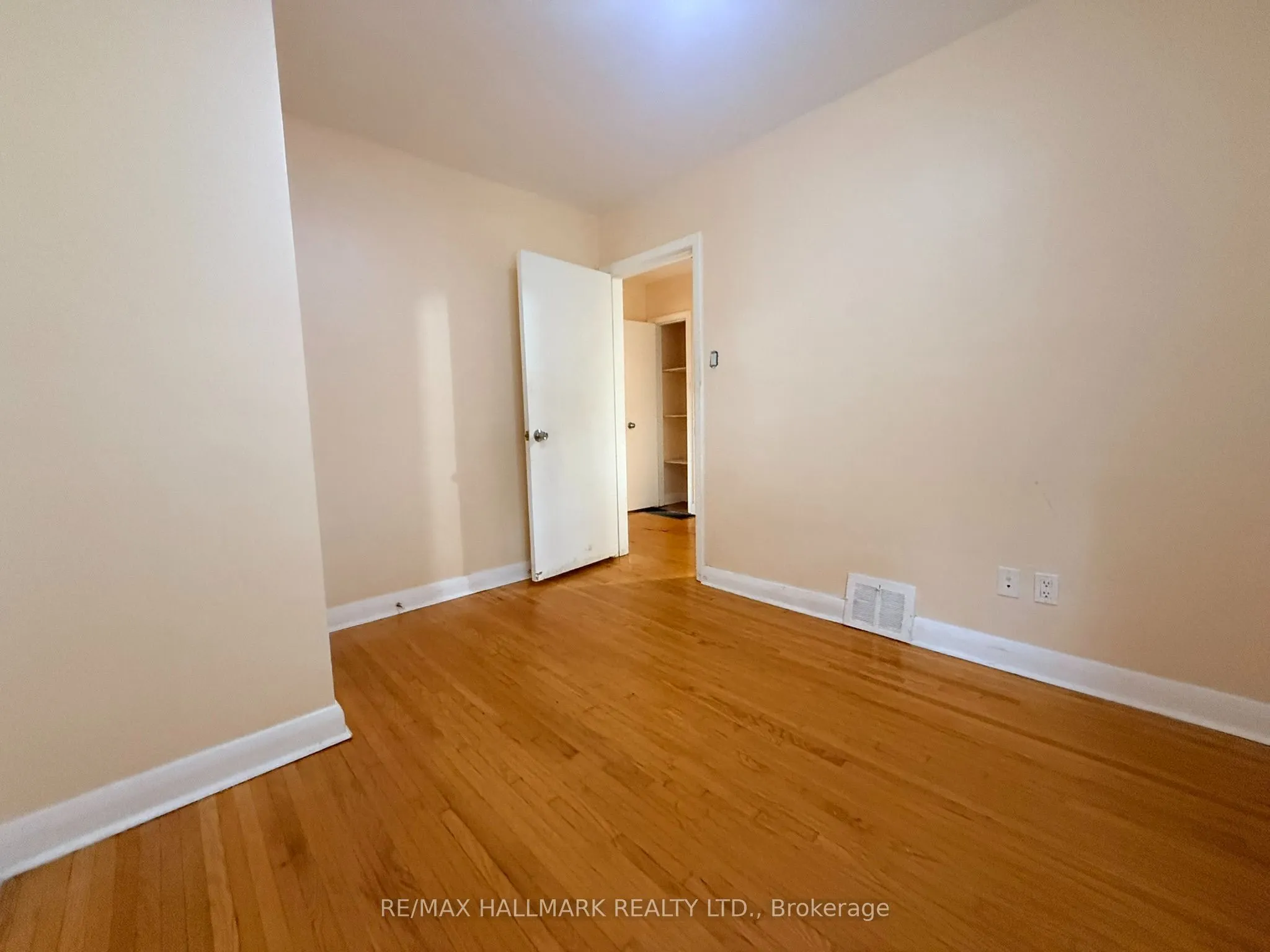 14 Lombardy Crescent