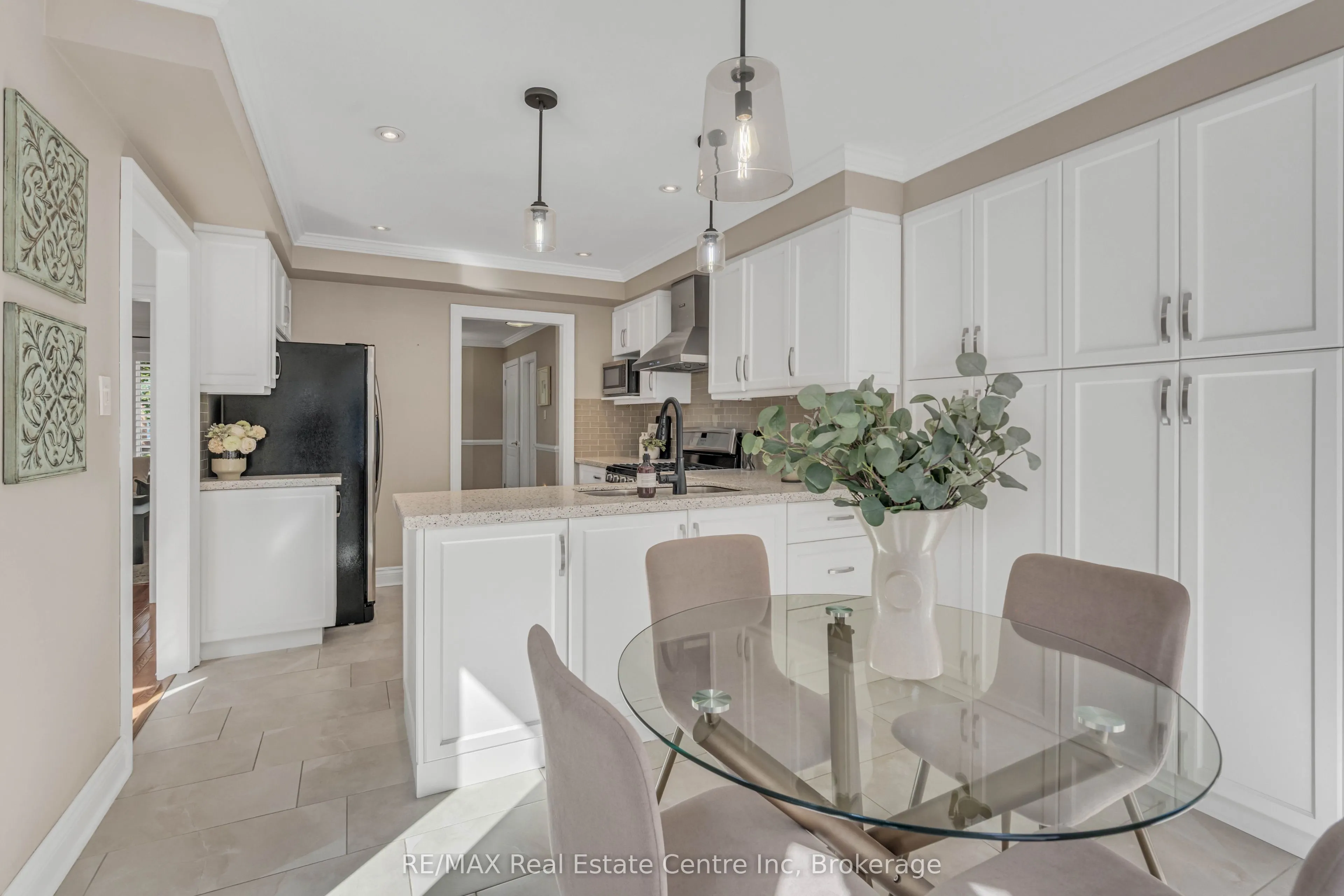 53 Meekings Drive