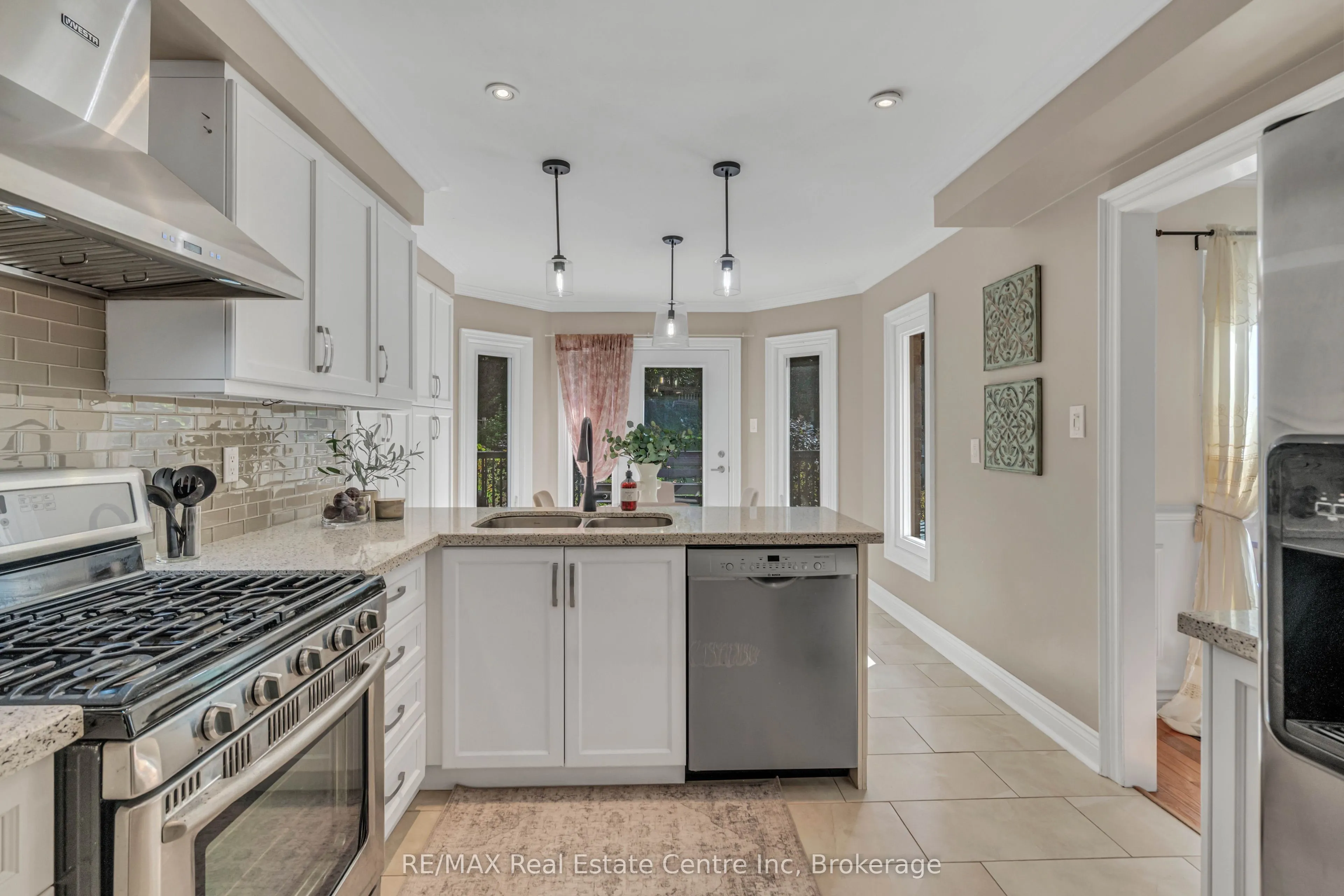 53 Meekings Drive