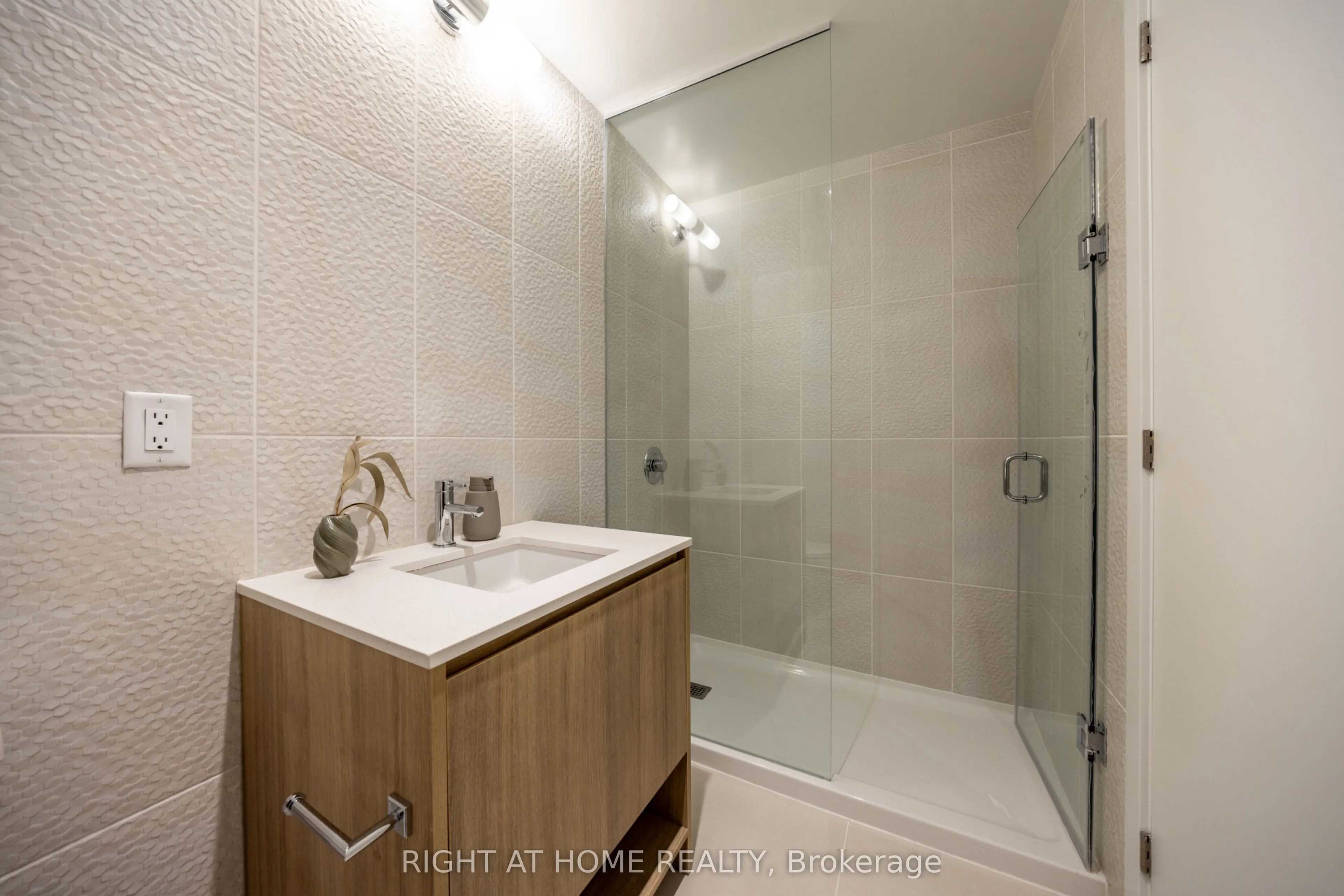 1161 Kingston Road #502