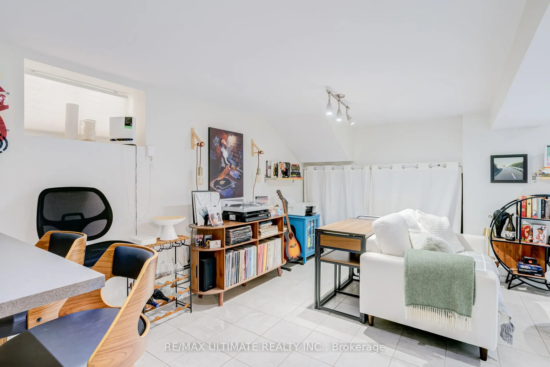 533 Kingston Road