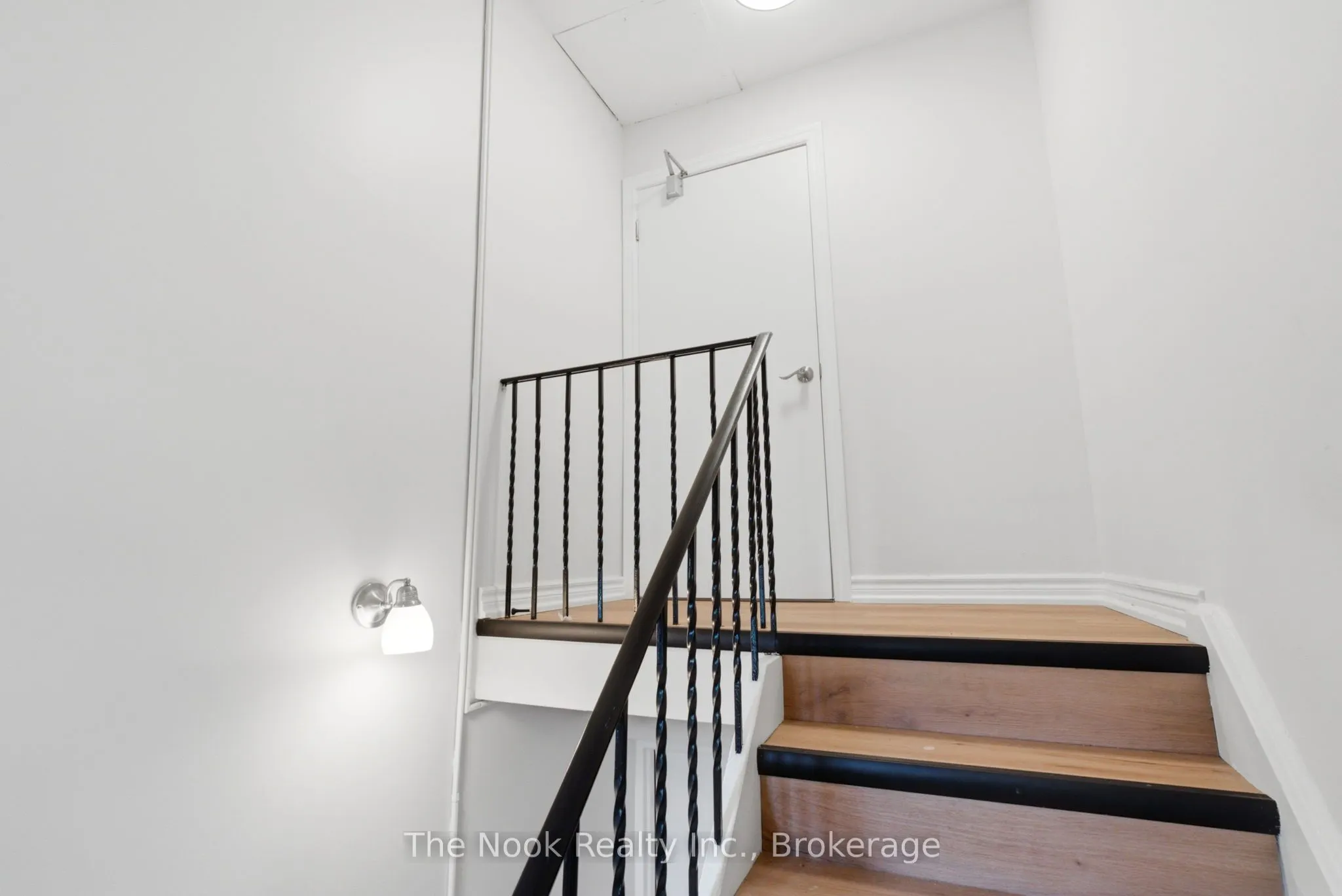 540 Mary Street E #1-3