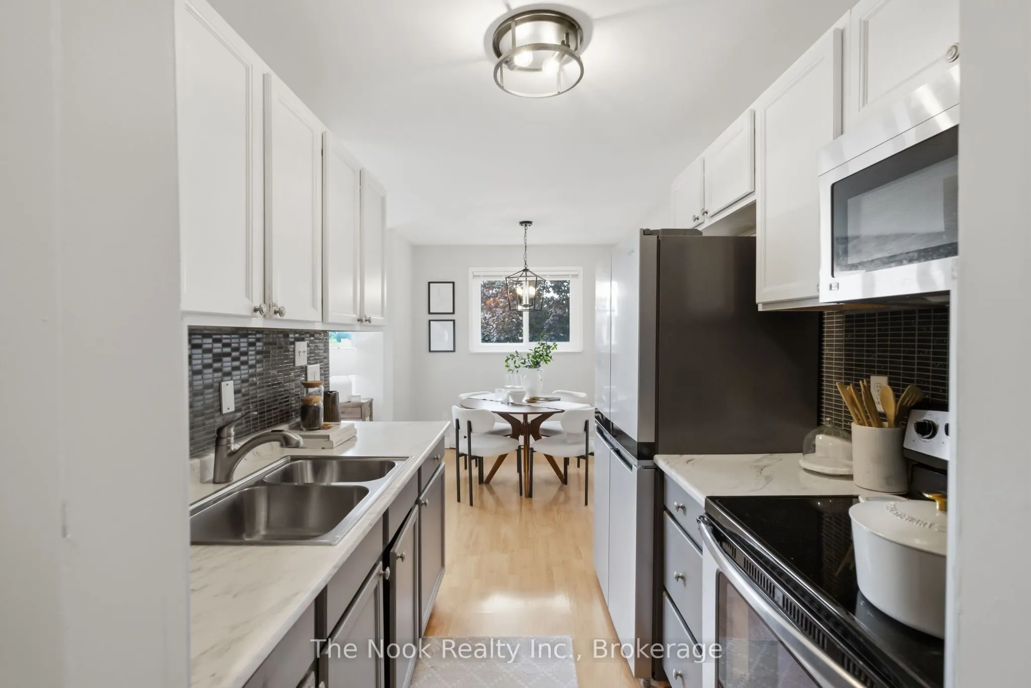 540 Mary Street E #1-3
