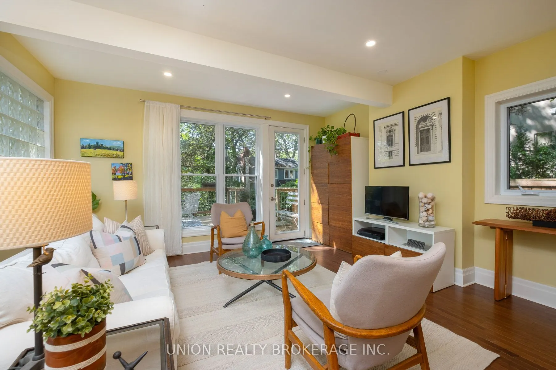 28 Victoria Park Avenue