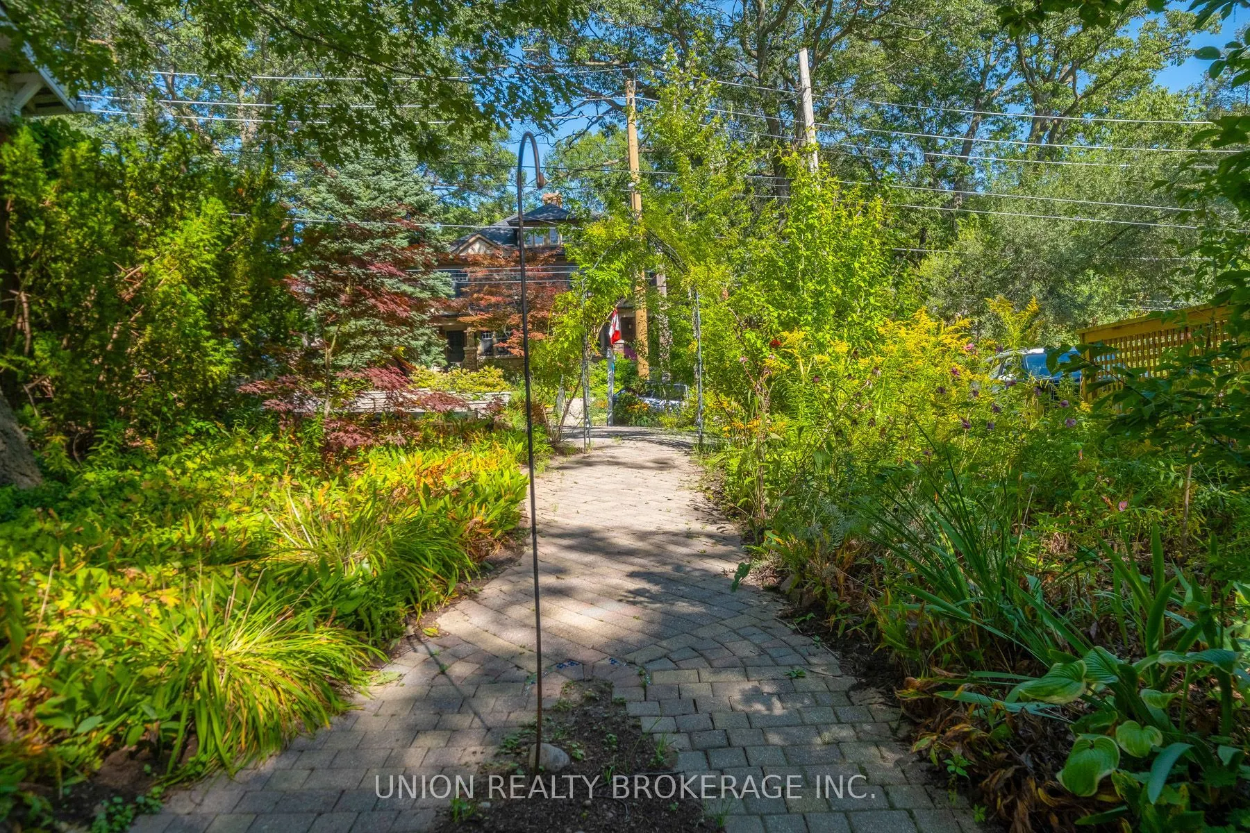 28 Victoria Park Avenue