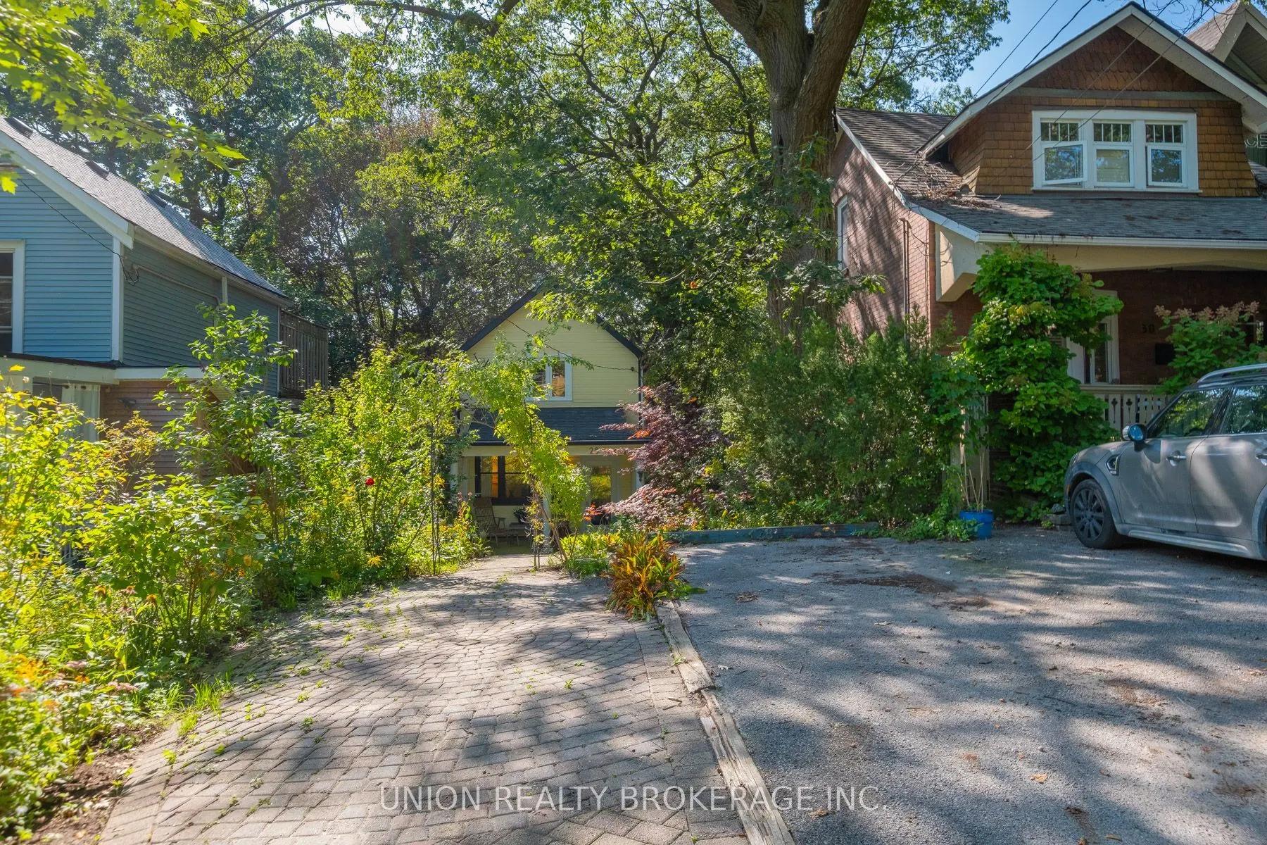 28 Victoria Park Avenue