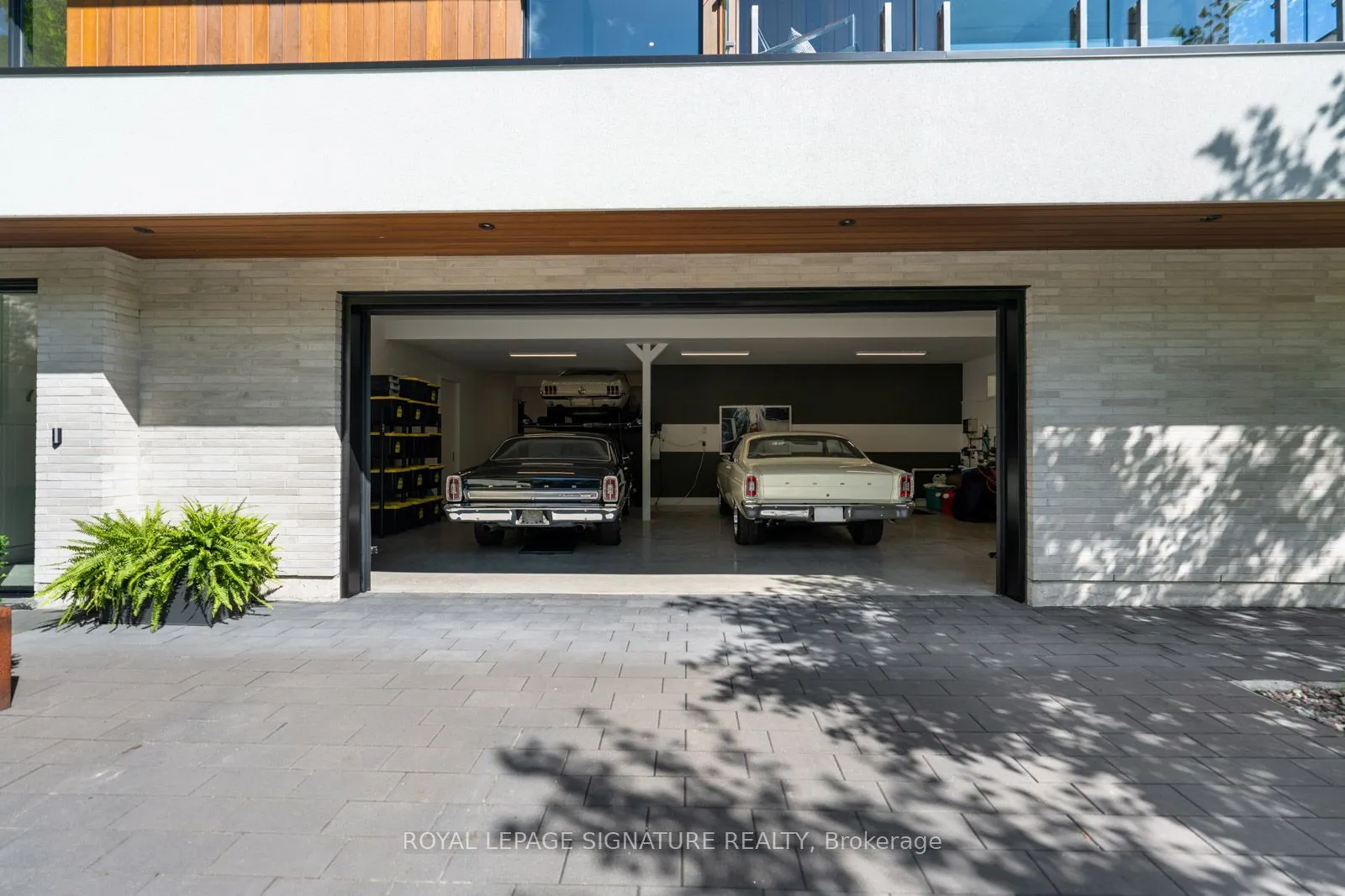 8 Fallingbrook Wood