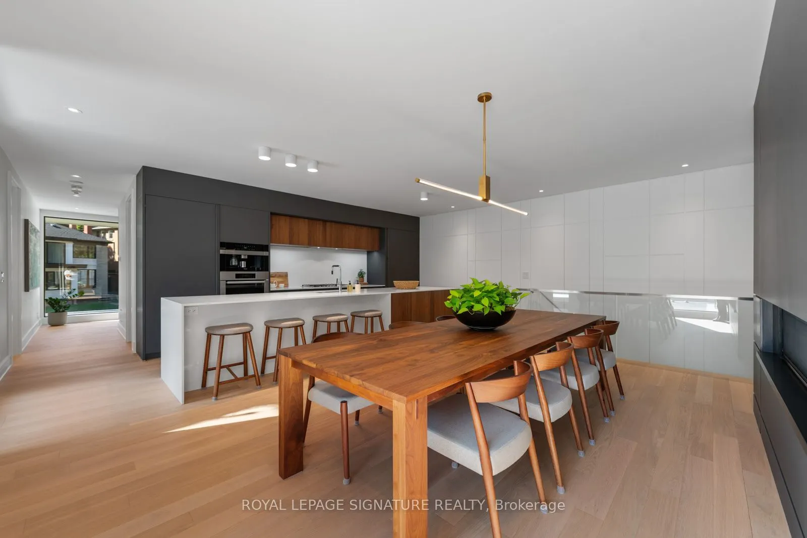 8 Fallingbrook Wood
