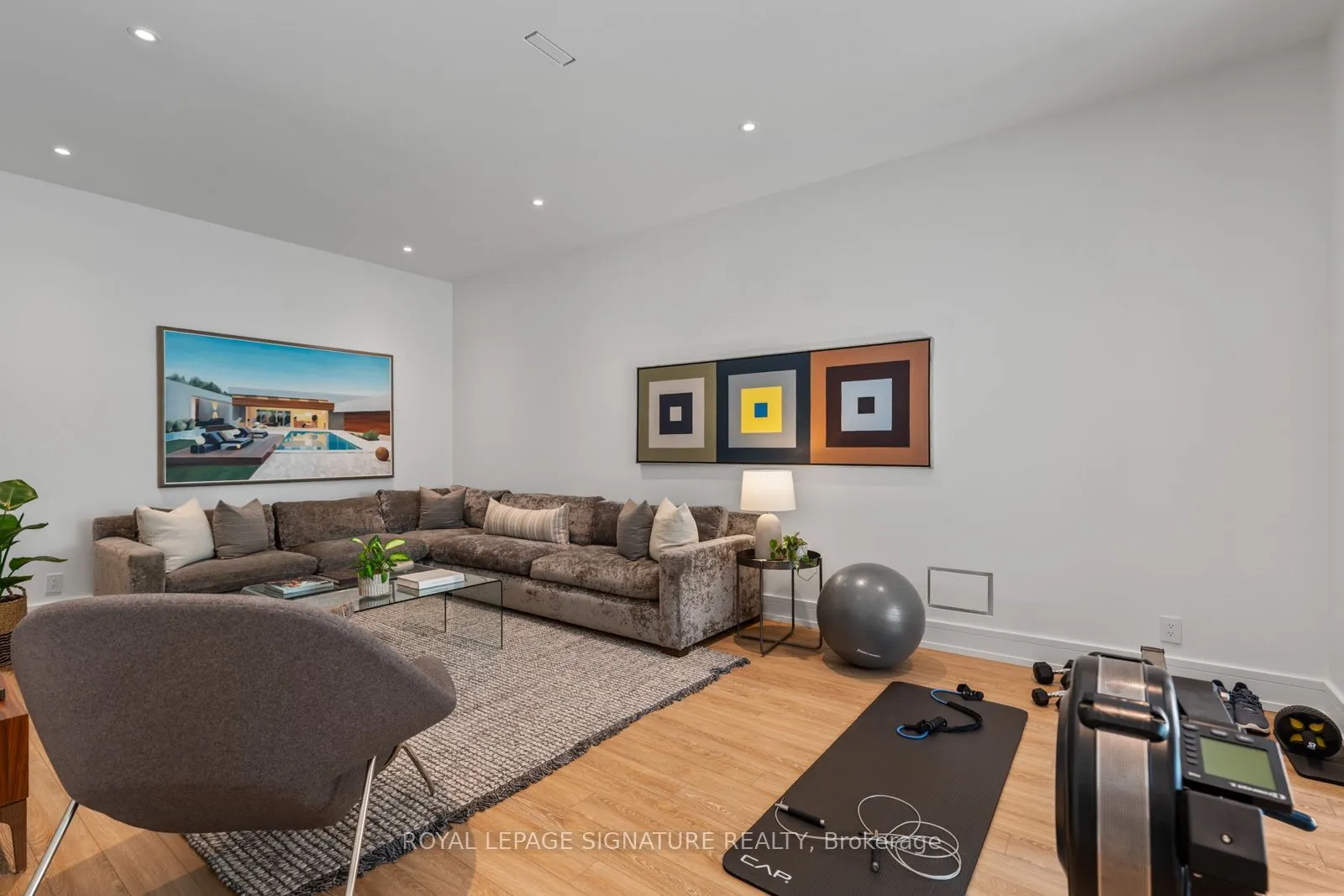 8 Fallingbrook Wood