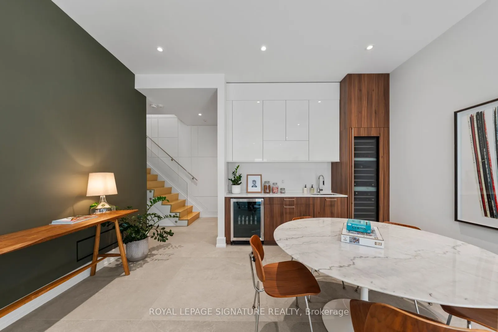 8 Fallingbrook Wood