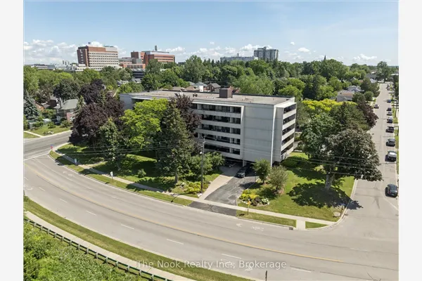 120 Elgin Street W
