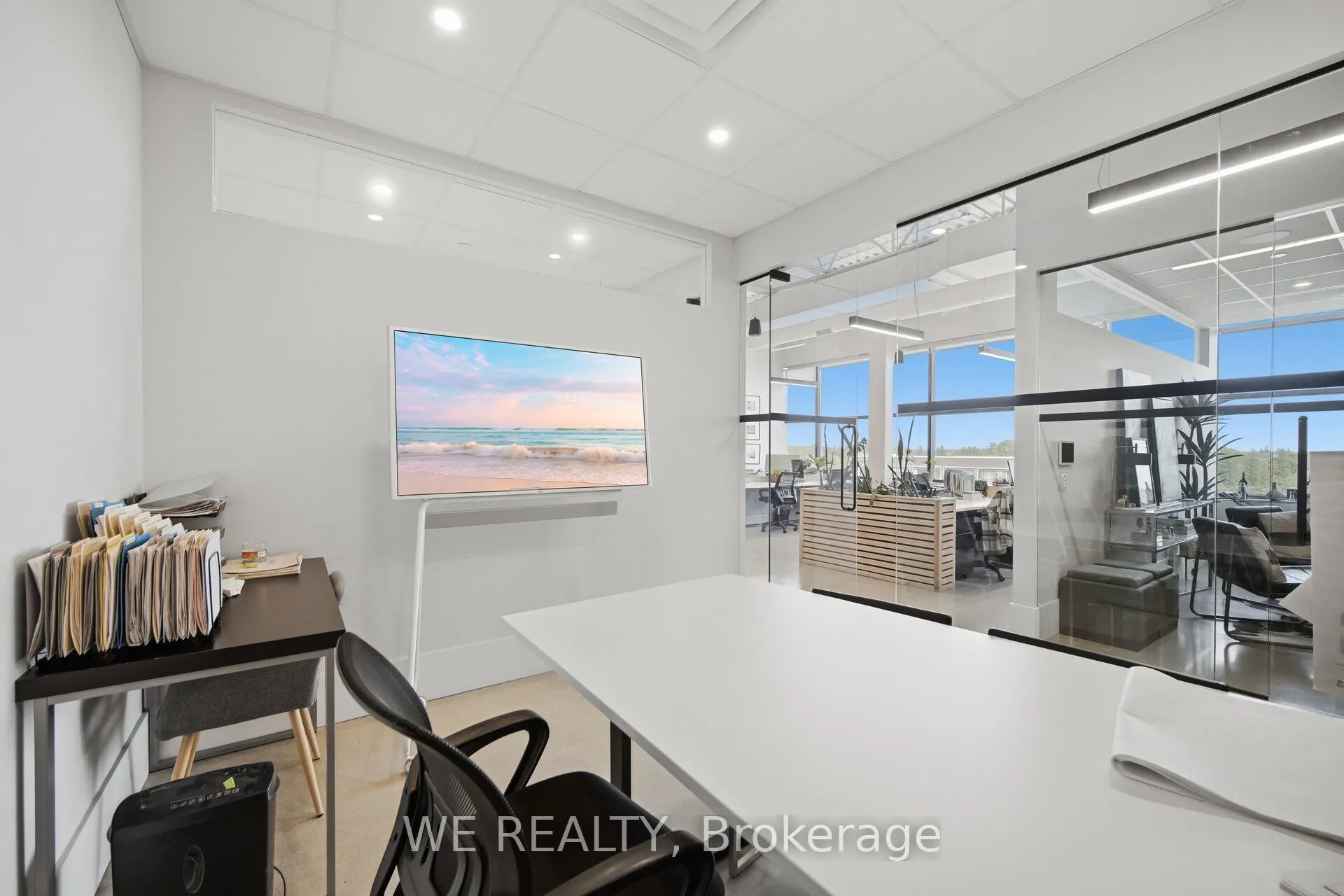 300 Rossland Road E #408